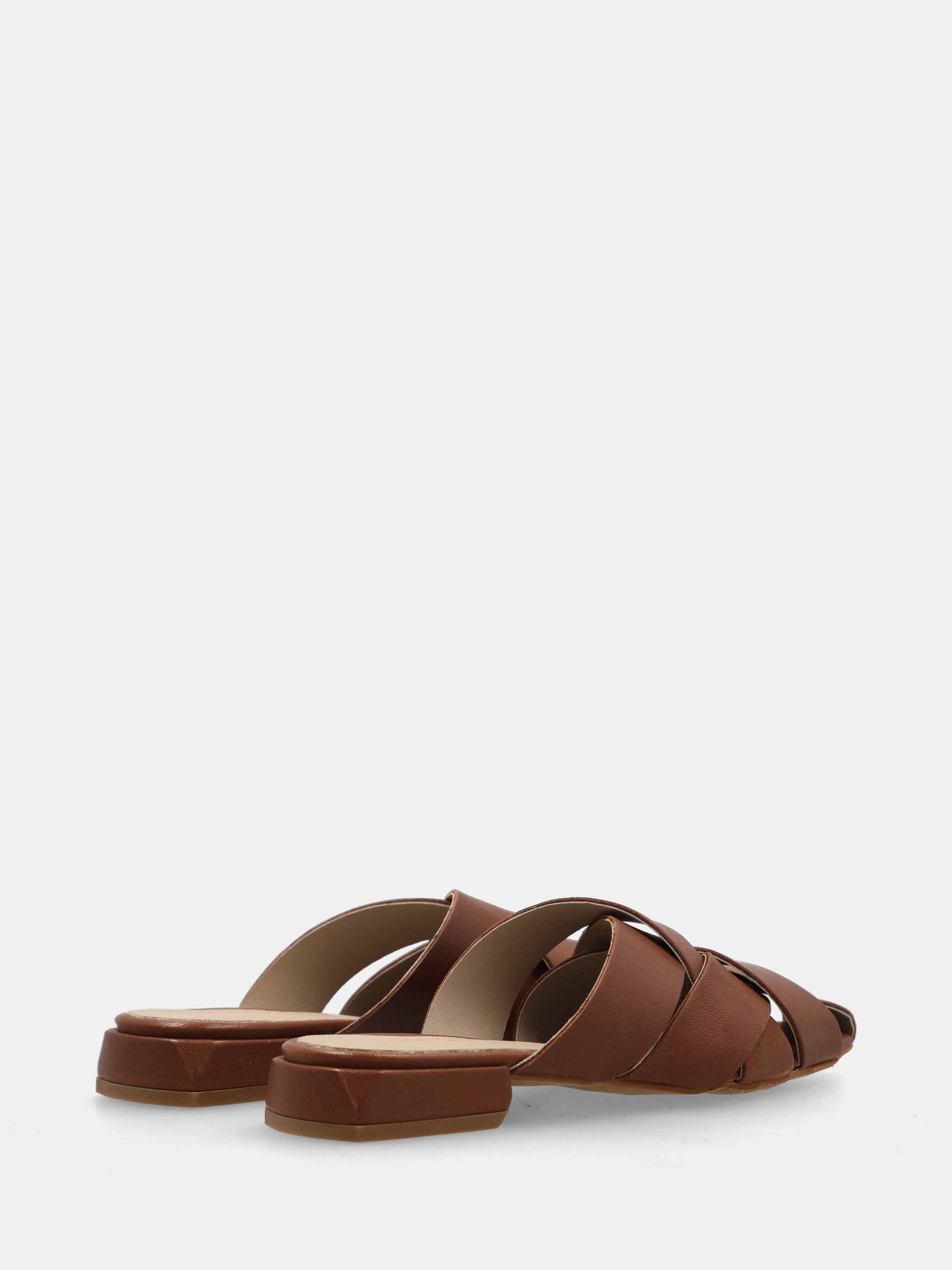 Leather nappa slipper in tan color with crossed straps and square toe