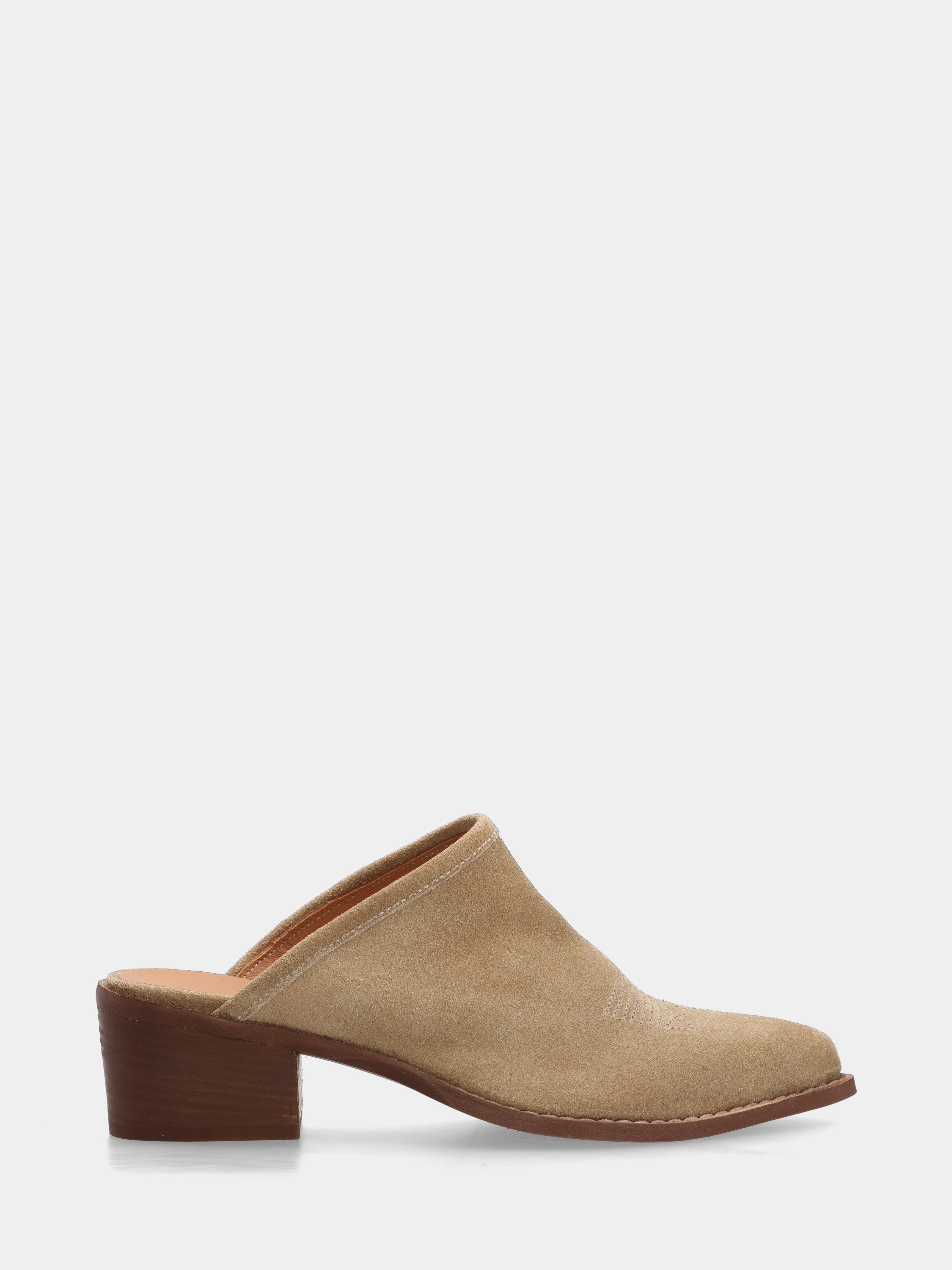 Bottes western sabot en suède taupe avec broderie sur la plante