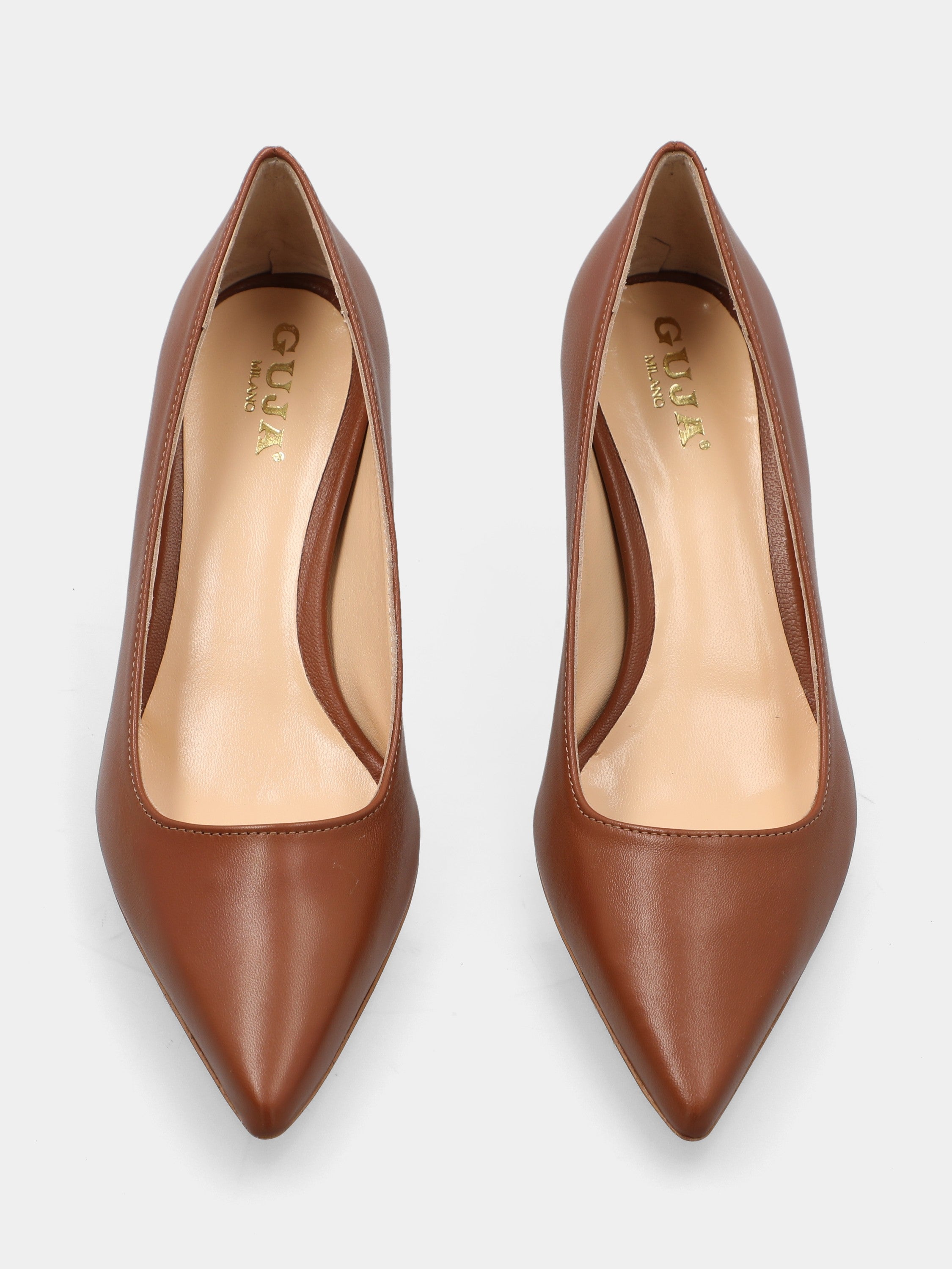 Escarpins en nappa couleur cuir avec talon aiguille et bout pointu