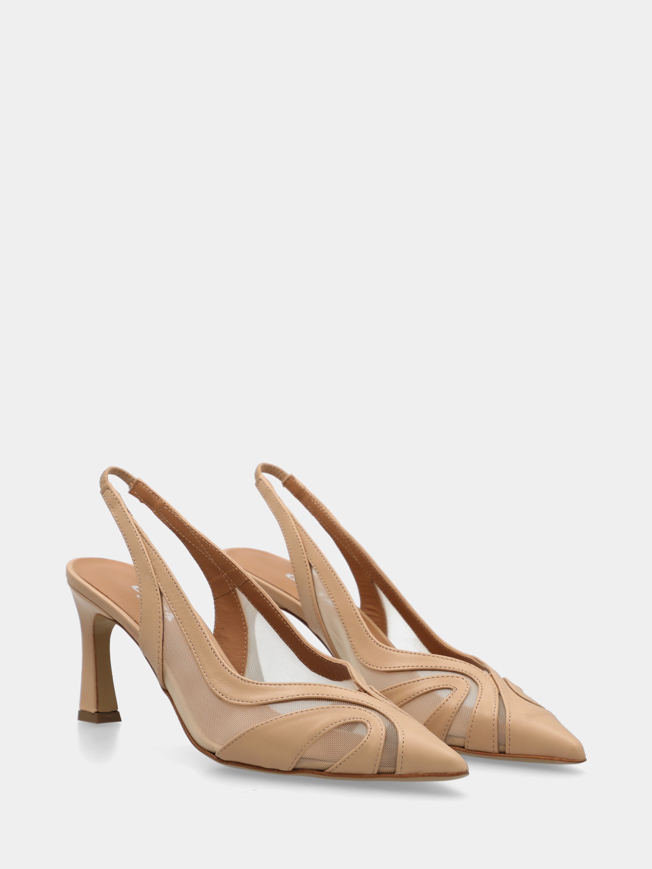 Slingback in nappa beige con tacco a martello e inserti in rete