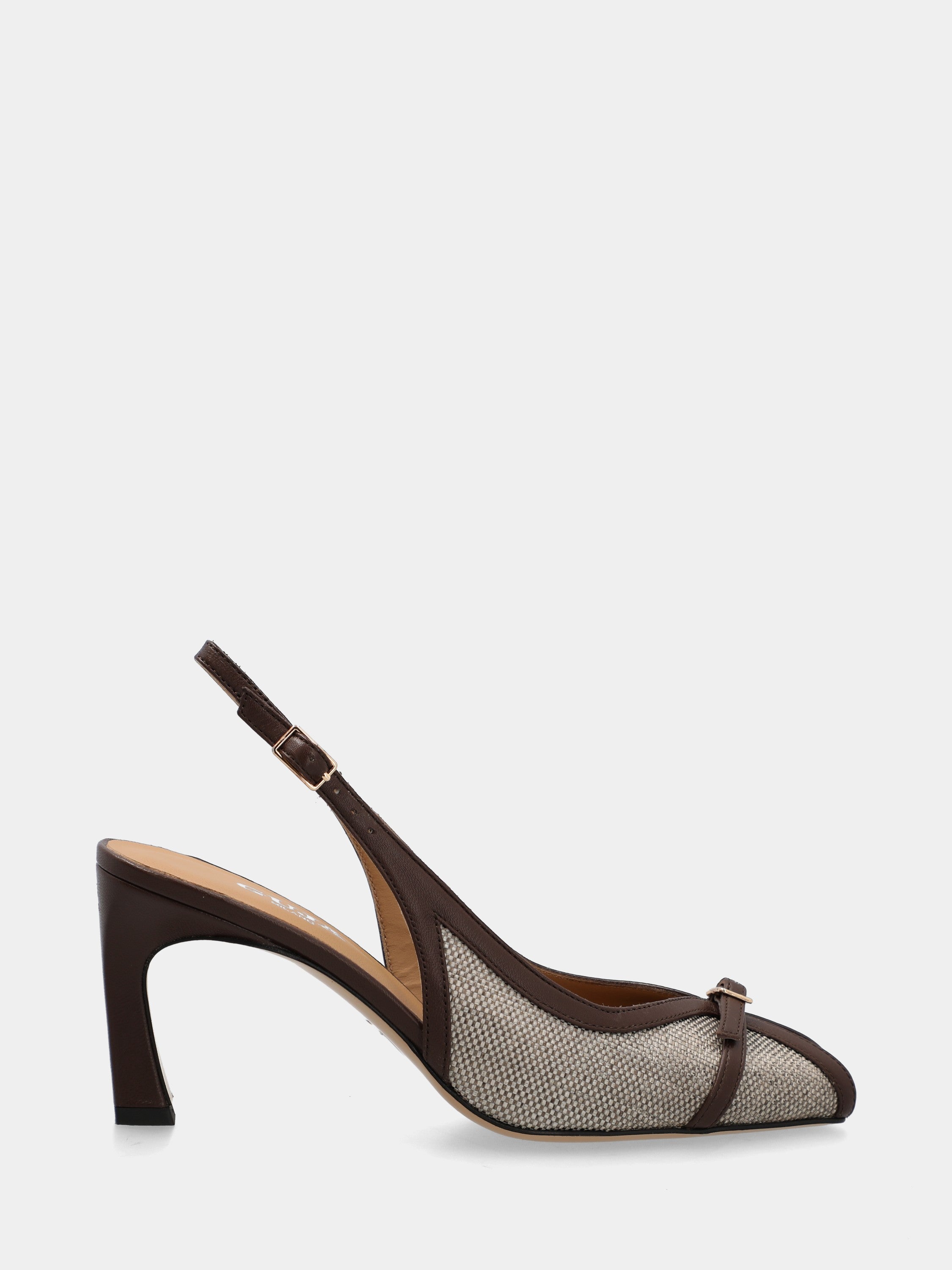 Sandalo slingback in tessuto beige con tacco a coda