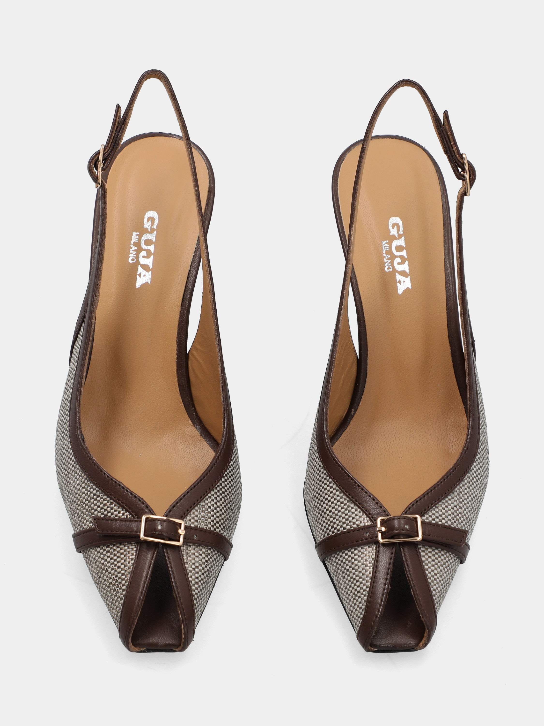 Sandalo slingback in tessuto beige con tacco a coda