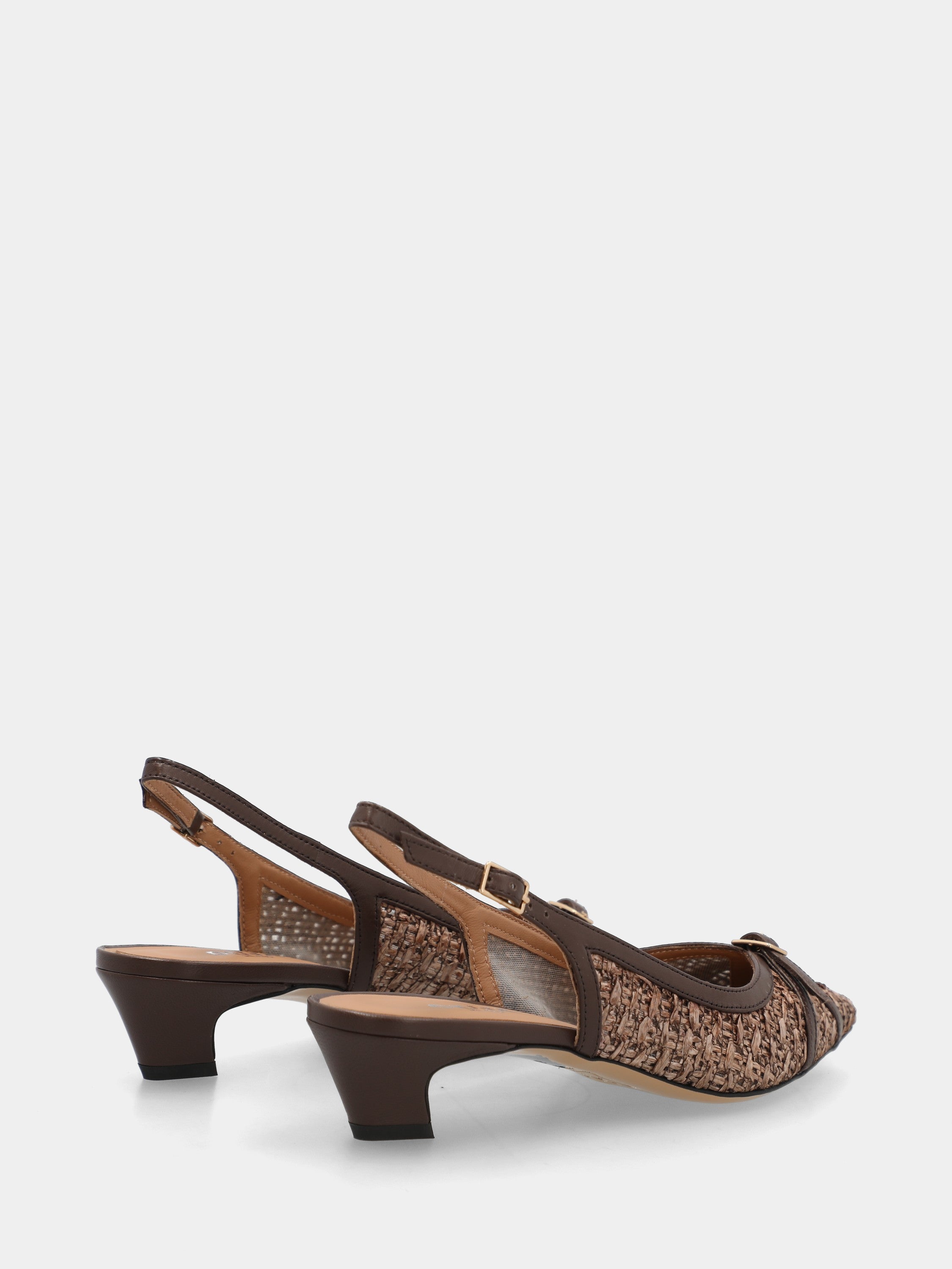 Slingback aus geflochtener Haselnuss-Raffia mit Pfennigabsatz