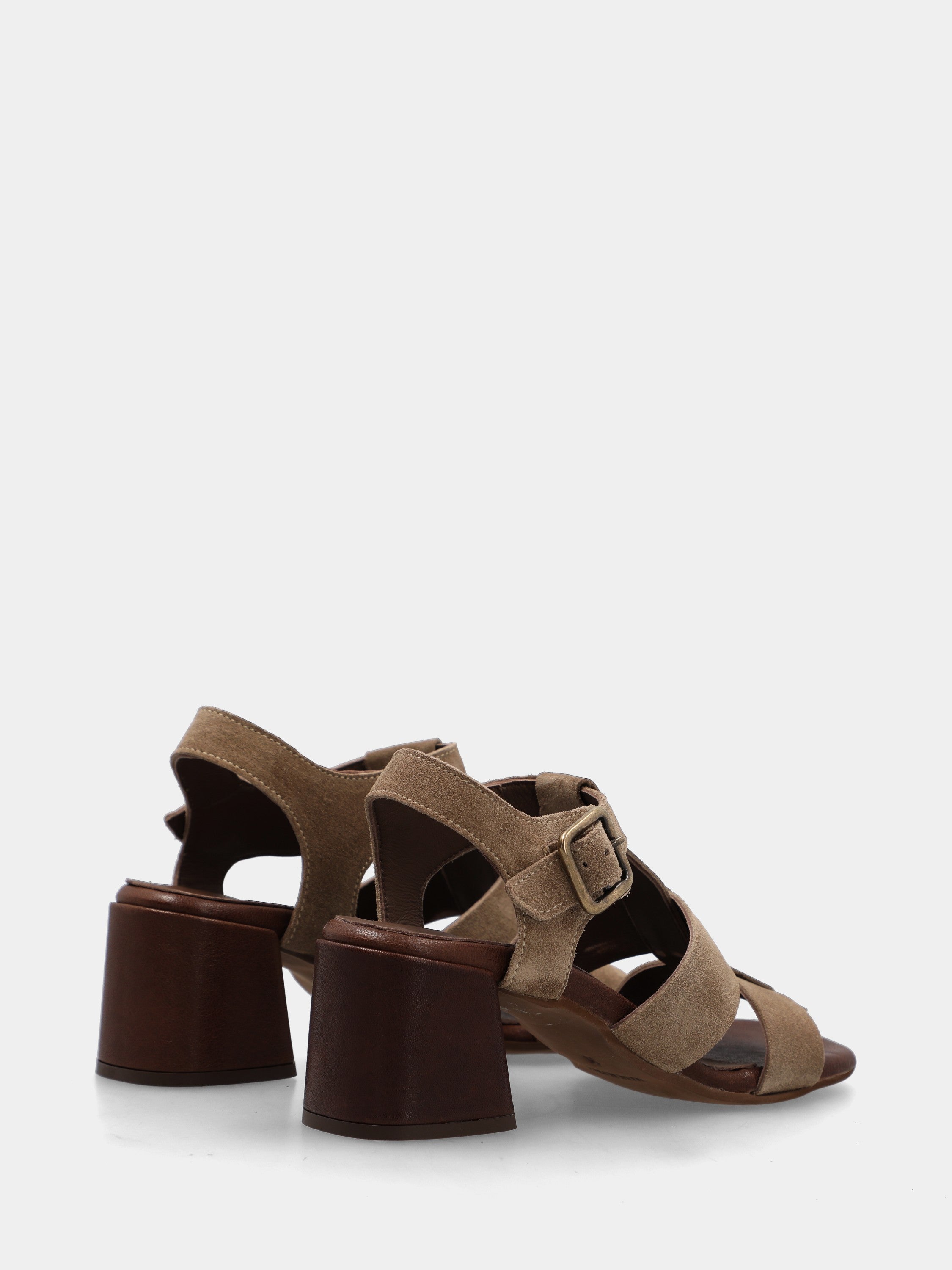 Beiger Wildleder-Sandalette mit schmalen Riemchen und rohen Kanten