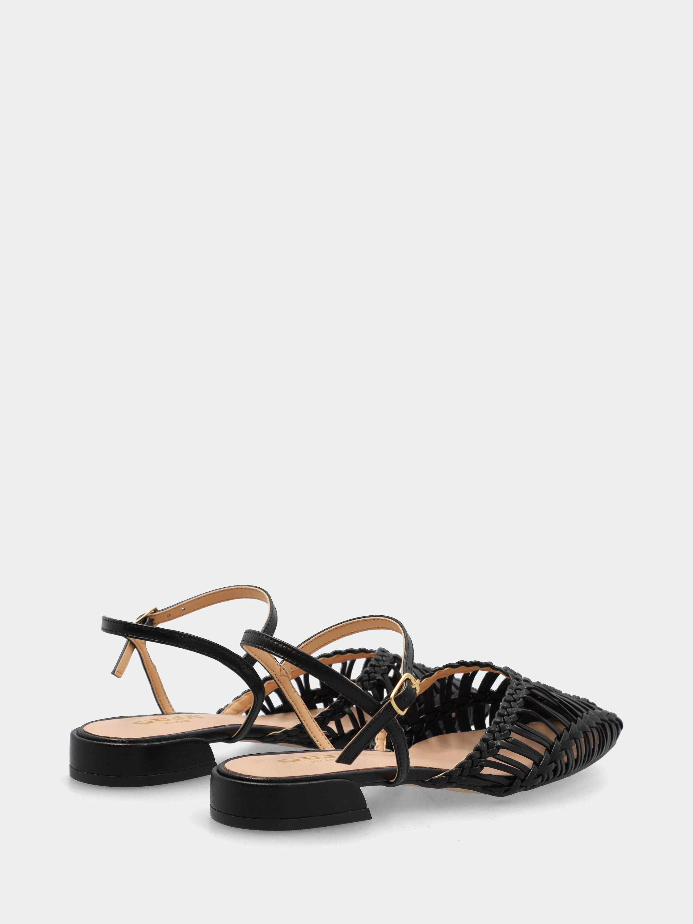 Schwarze Slingbacks