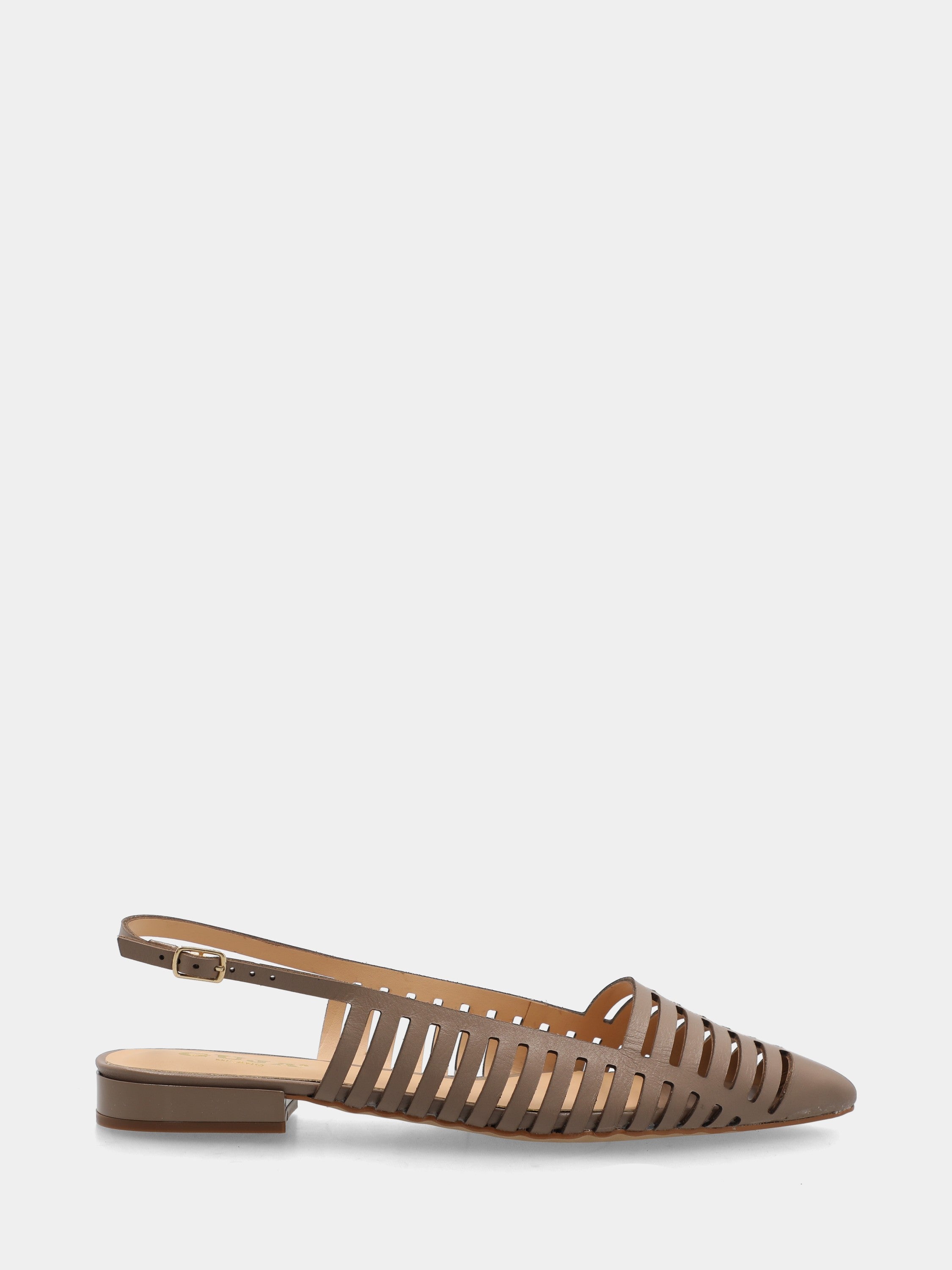 Slingback in vitello grigio con feritoie laser