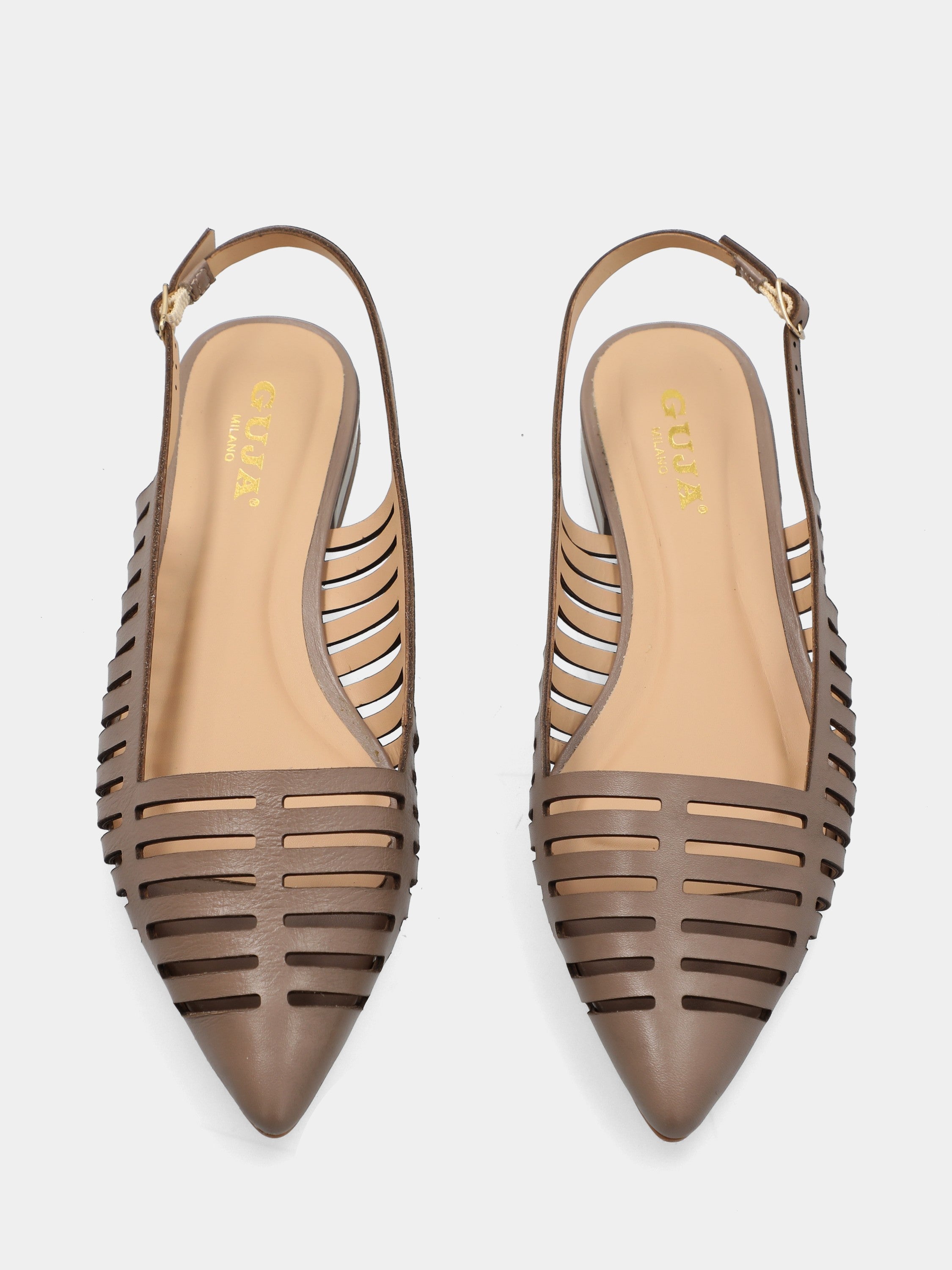 Slingback in vitello grigio con feritoie laser