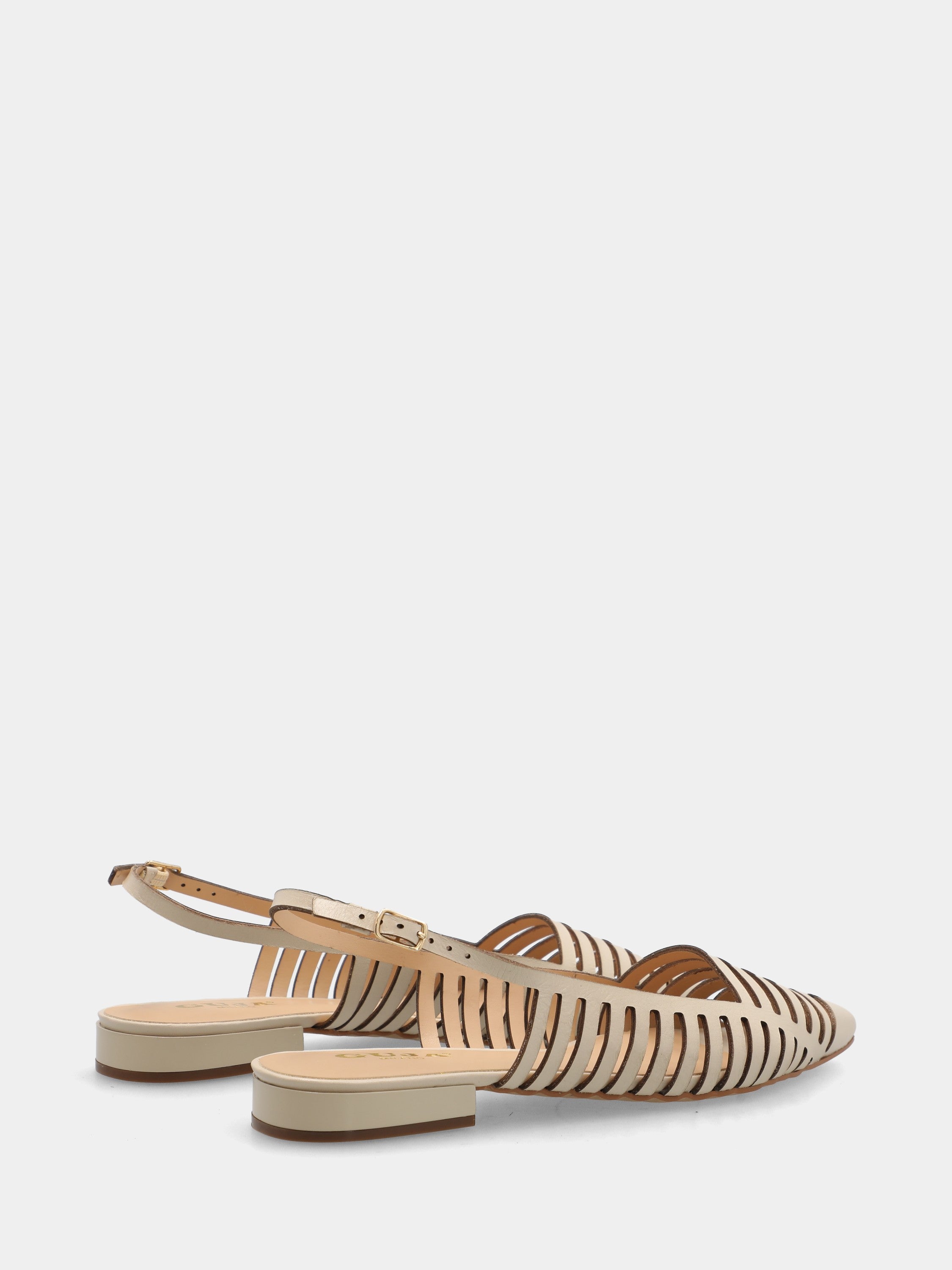 Slingback in vitello bianco con feritoie laser