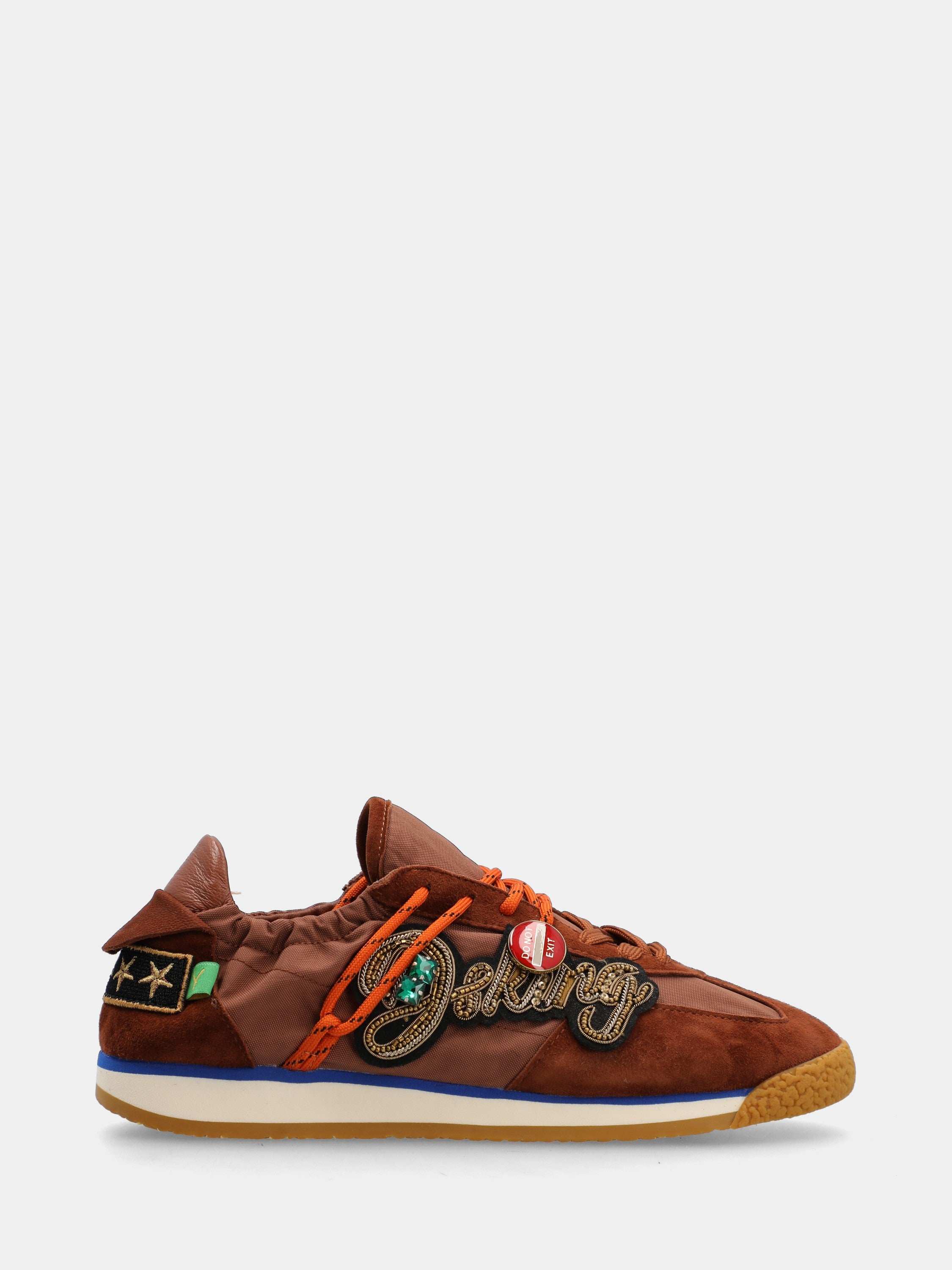 Sneaker in coffee suede with 20mm wedge and trekking laces