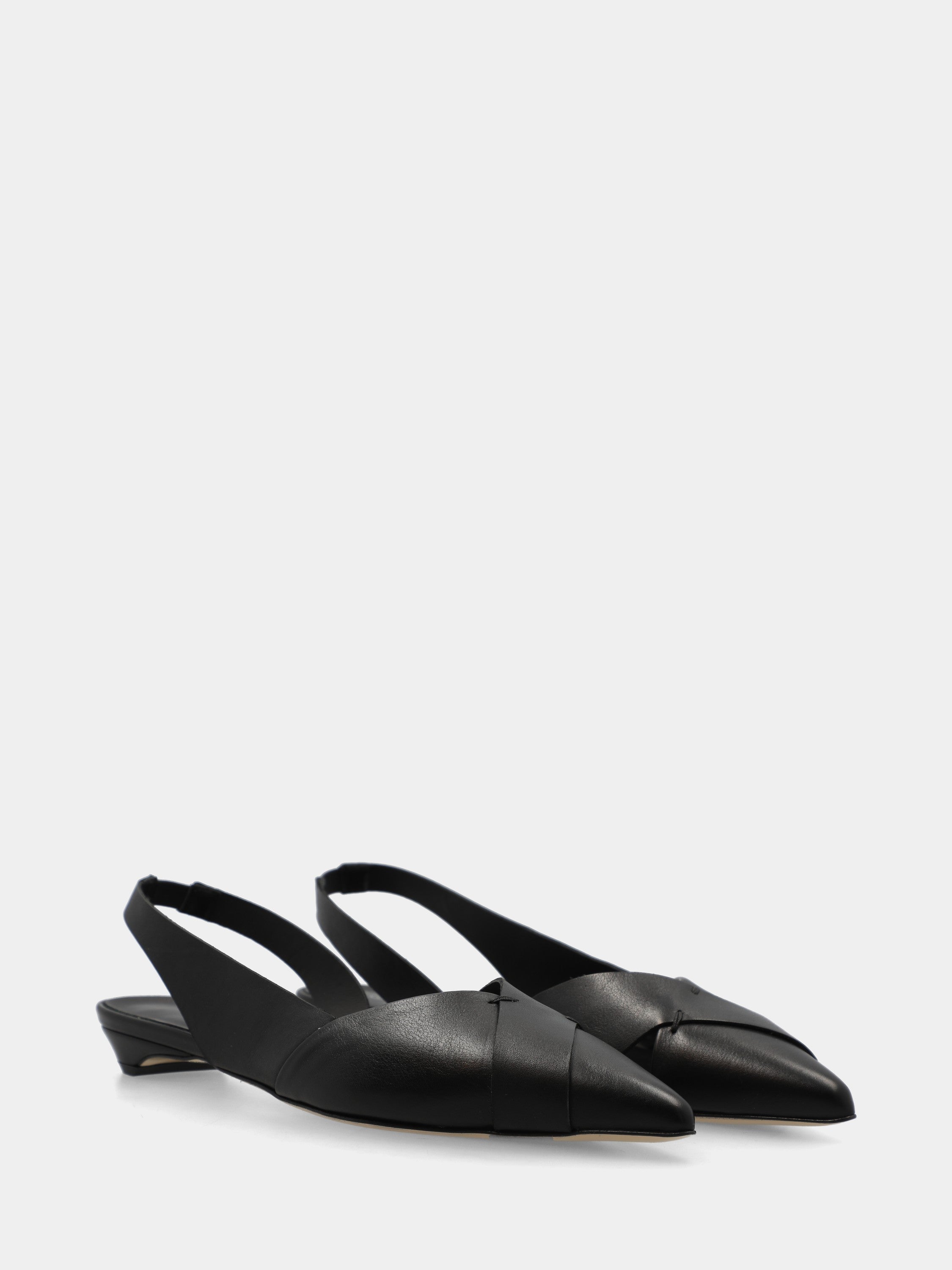 Slingback in nappa nera con tacco conico