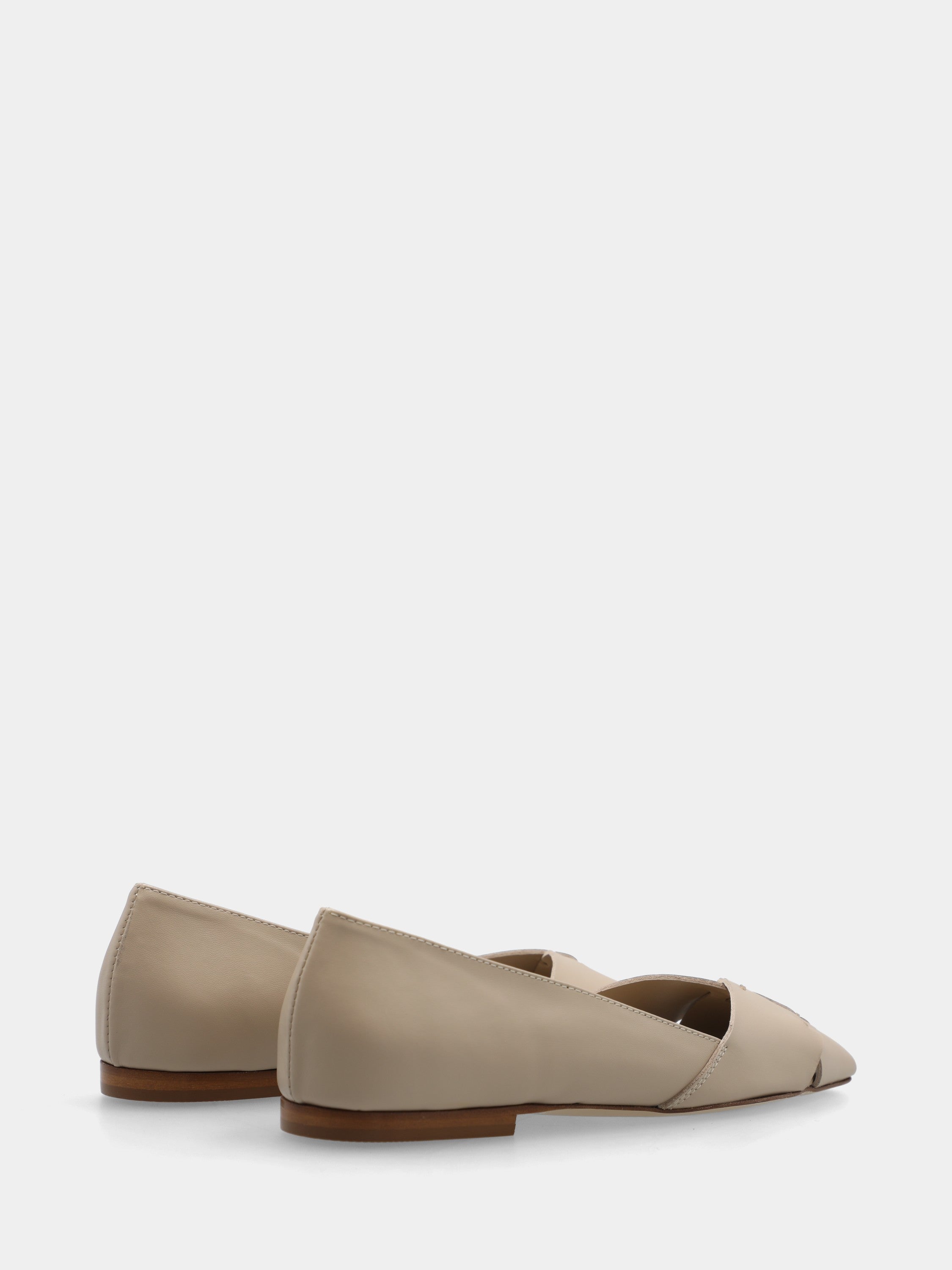 Sandalo in vitello beige con fasce incrociate in pianta