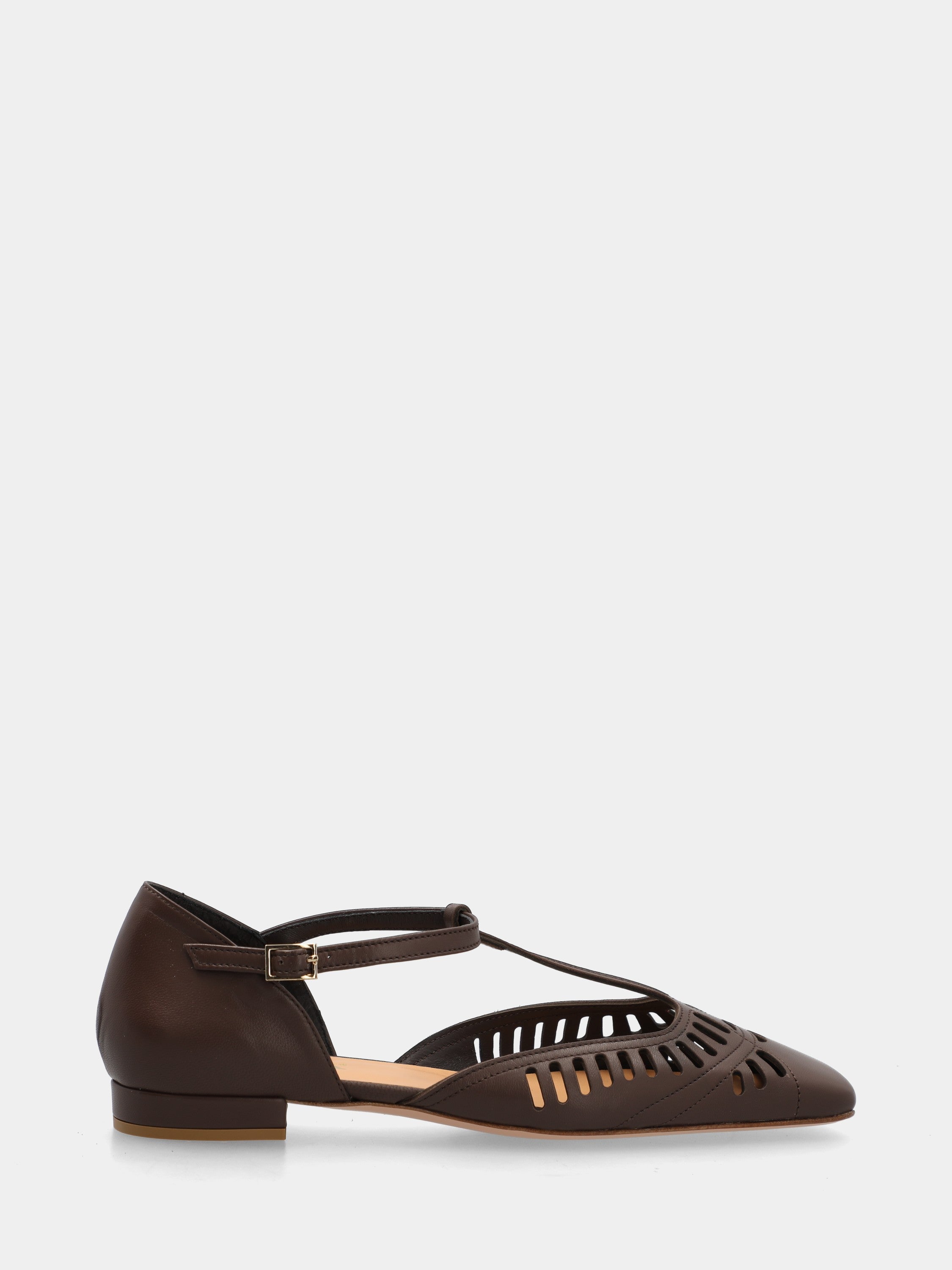Ballerina Charleston in camoscio con forature laser e punta quadrata