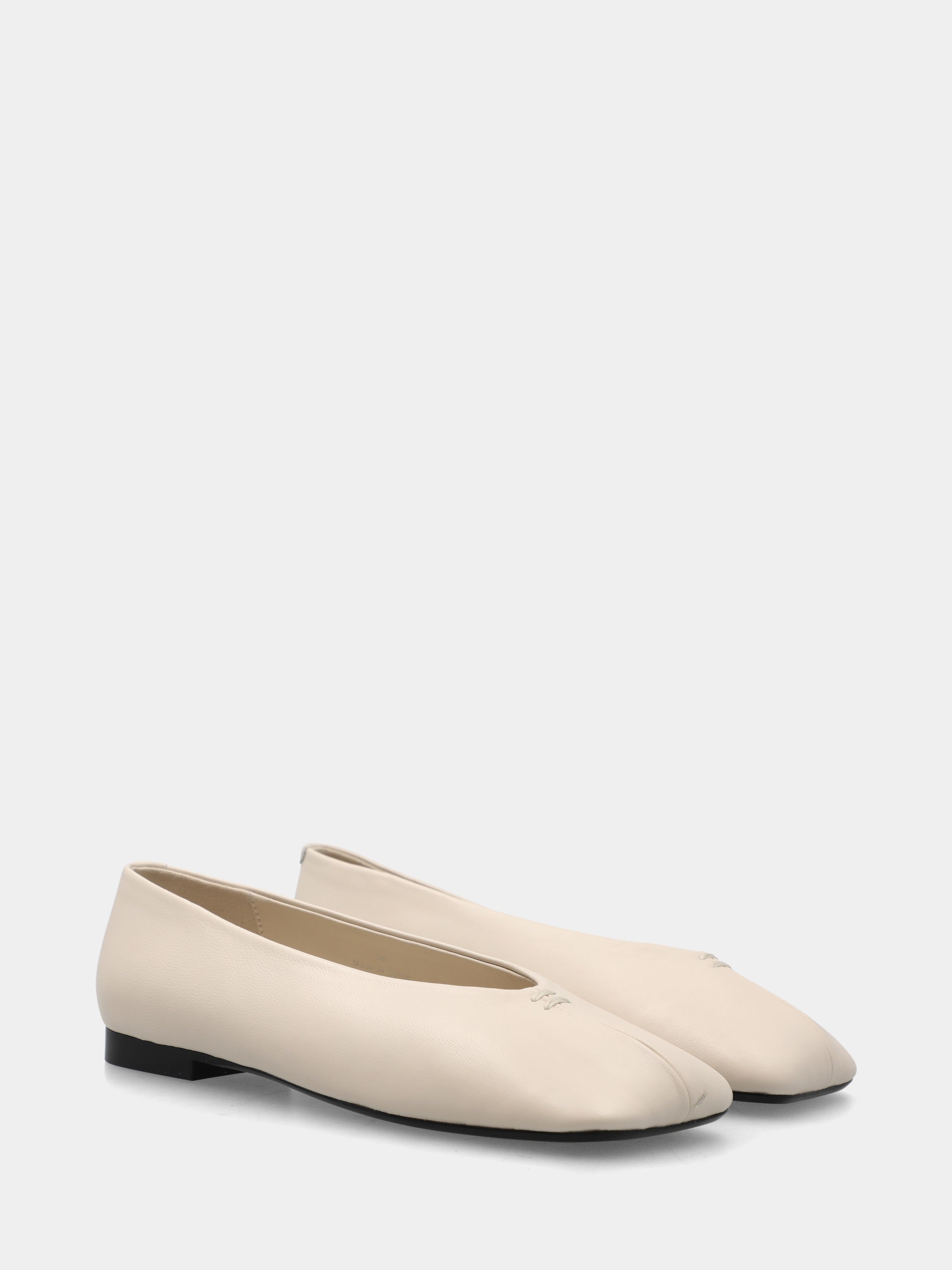 Ballerina in nappa bianca con punta quadrata