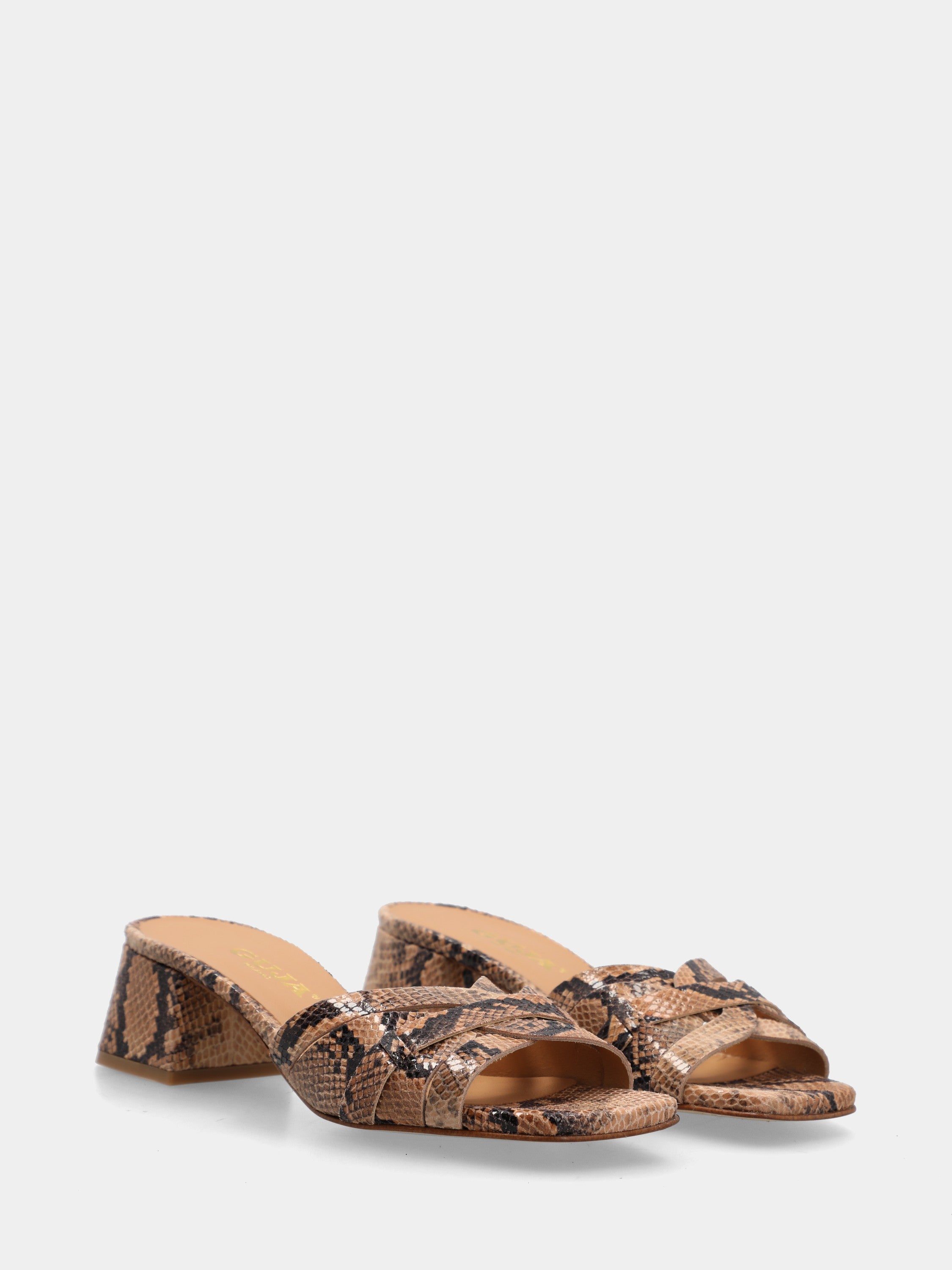 Mule en veau imprimé python beige avec talon bloc