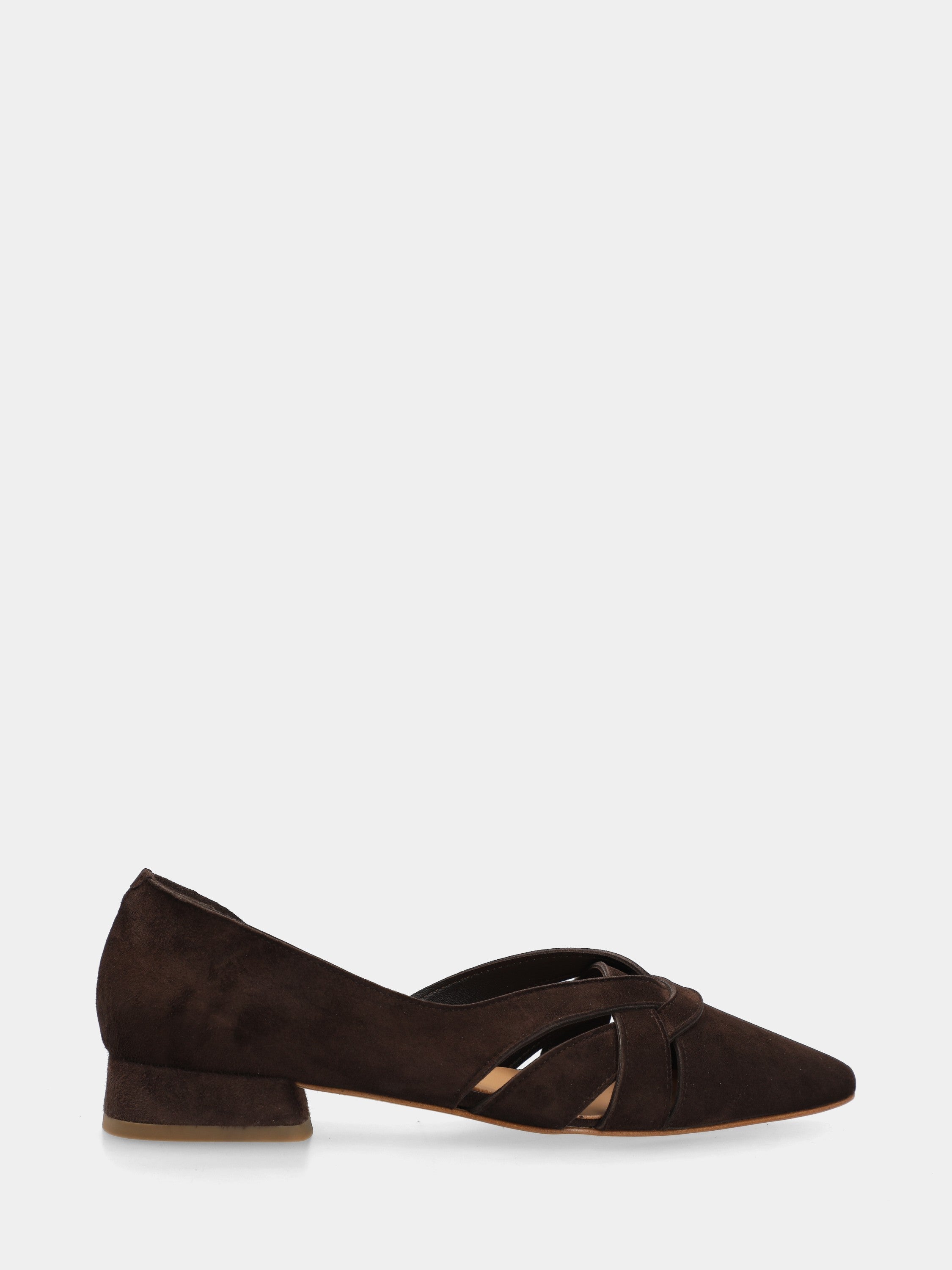 Pumps aus Wildleder in Dunkelbraun mit asymmetrischem Ausschnitt