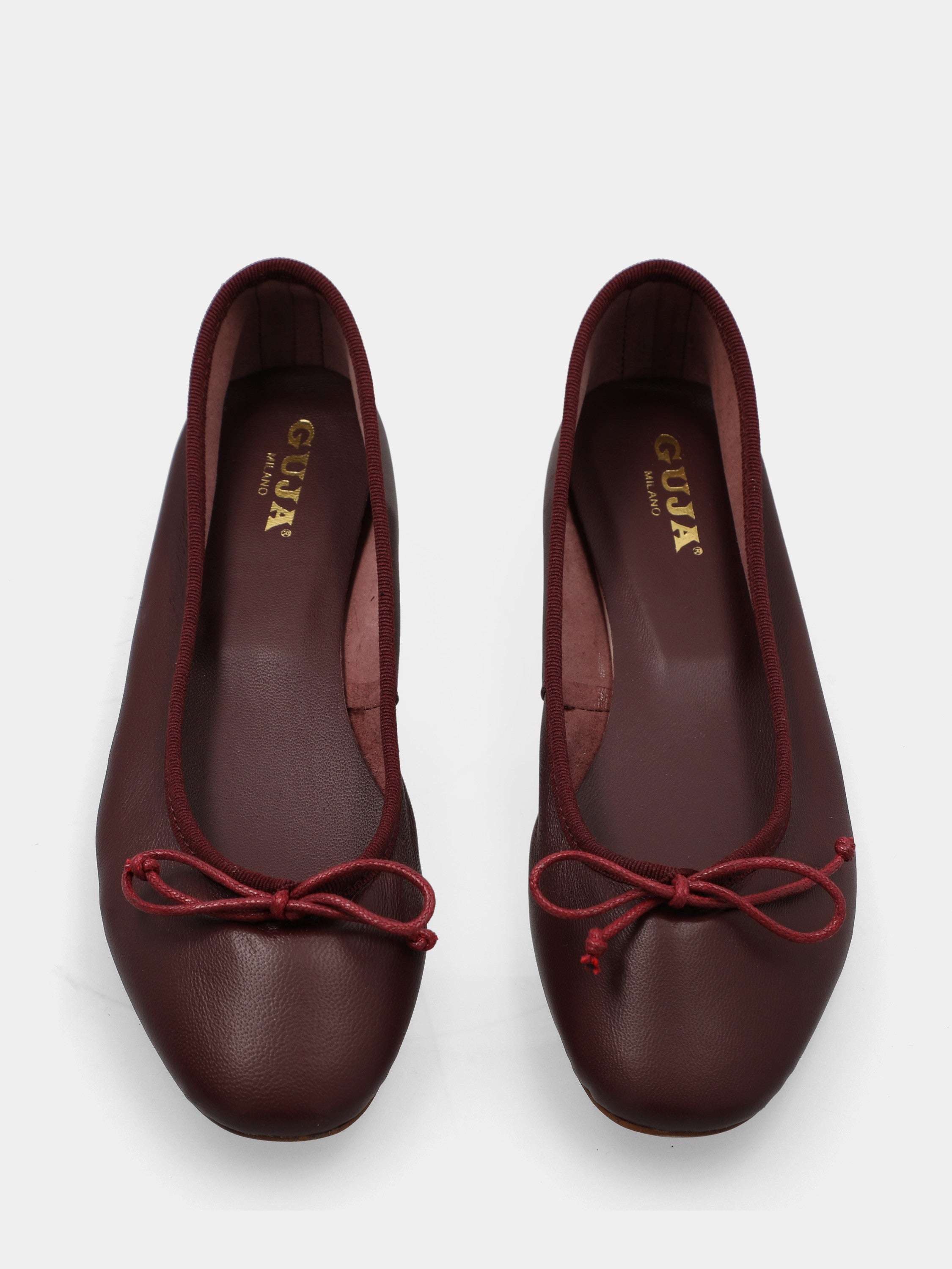 Ballerina in nappa bordeaux con laccio tirante