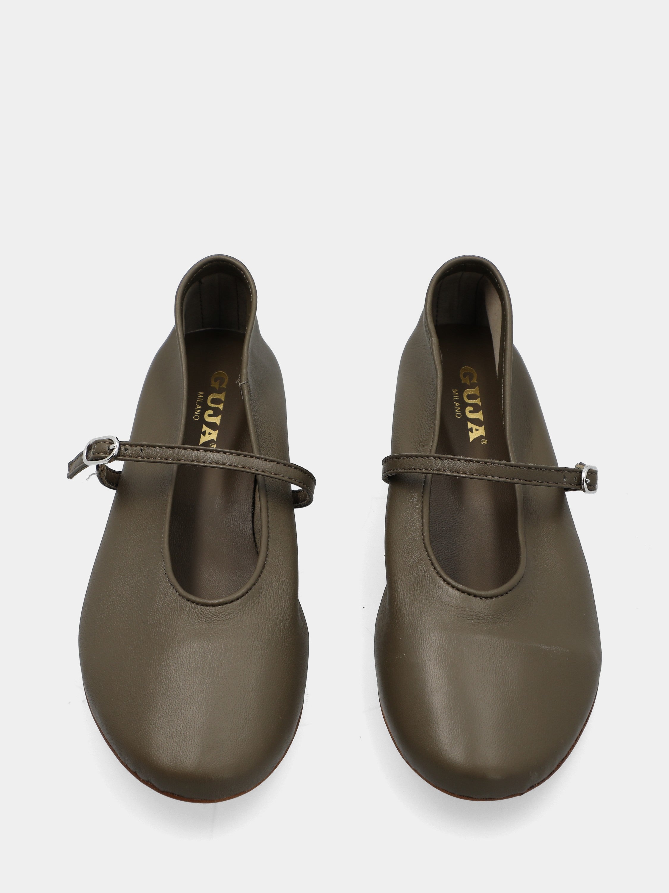 Mary Jane in military green nappa with high neckline and round toe
