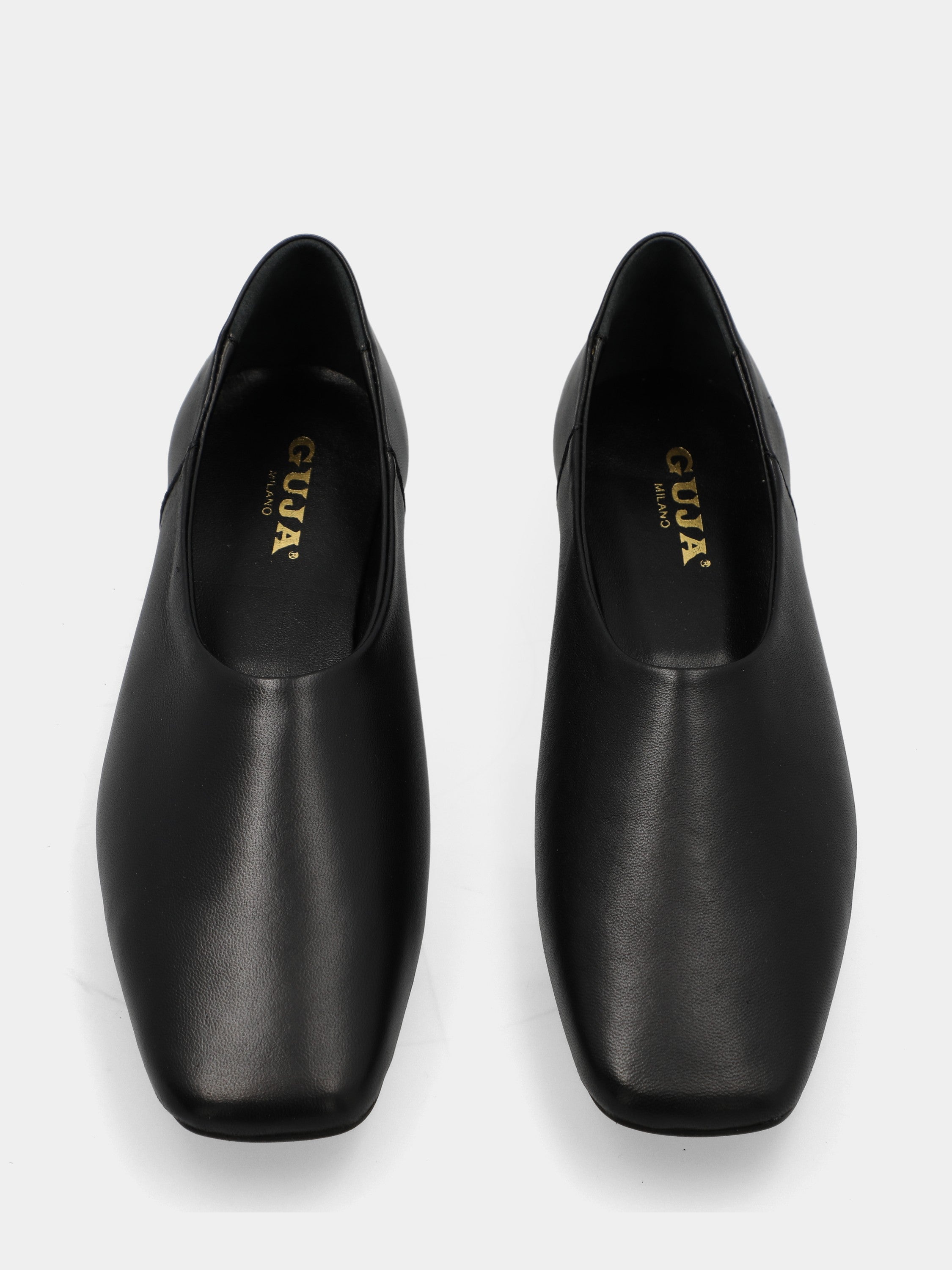 Ballet flat in black nappa with high neckline