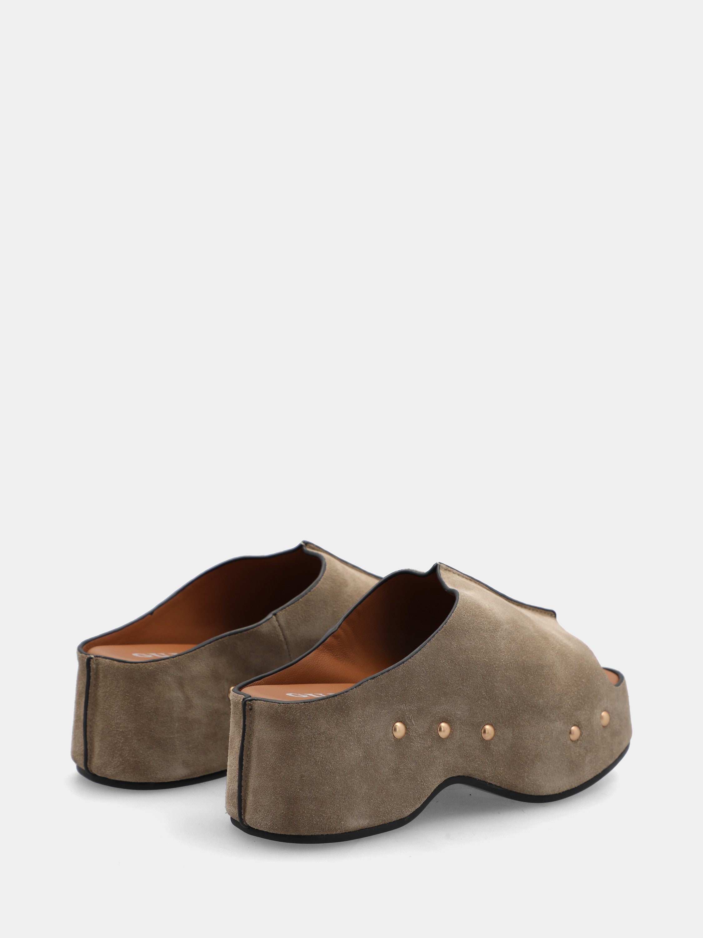 Sandalo in velour beige con zeppa incappucciata