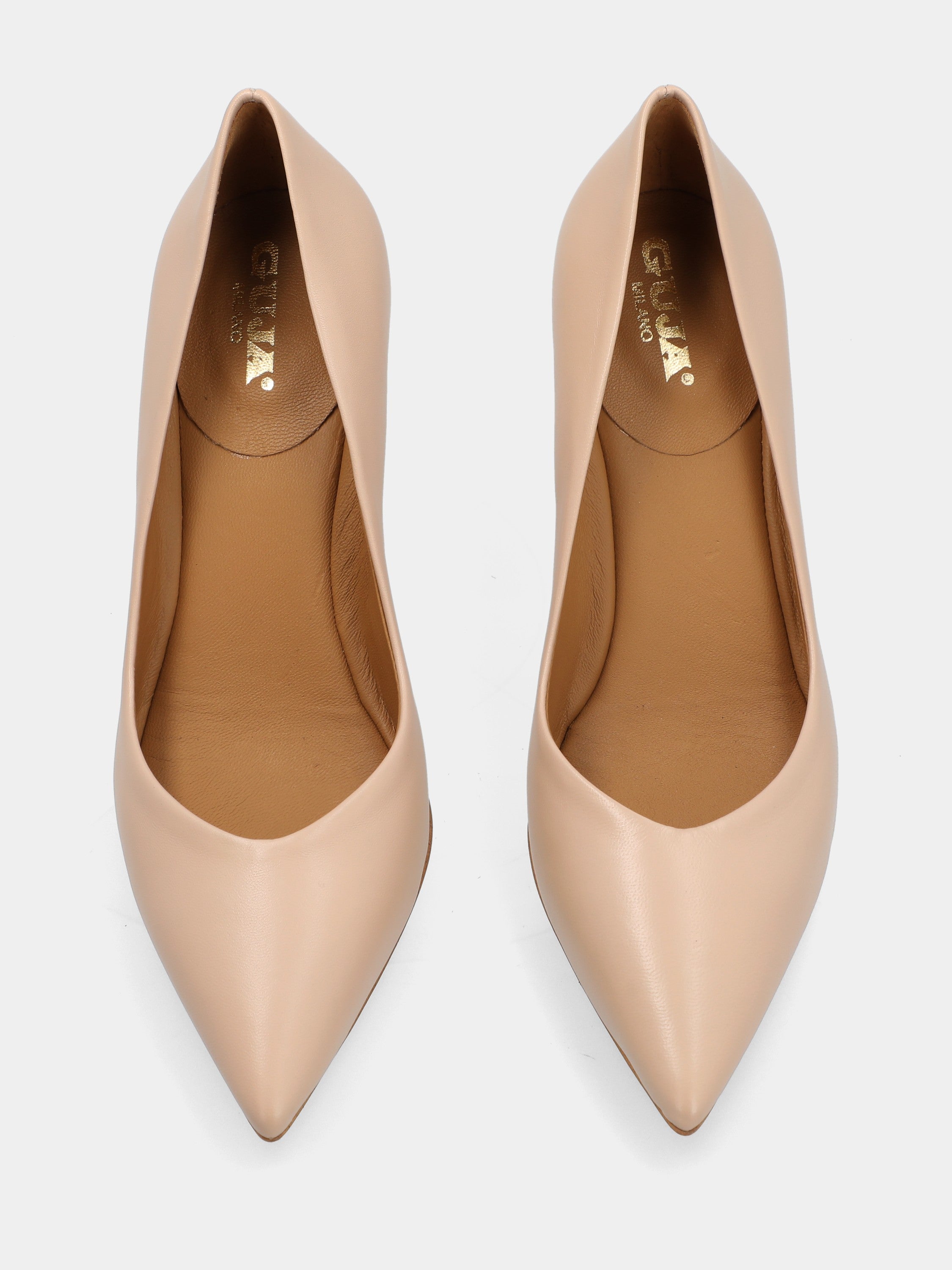 Pumps aus Nappaleder in Nude mit spitzer Spitze und 75mm Absatz