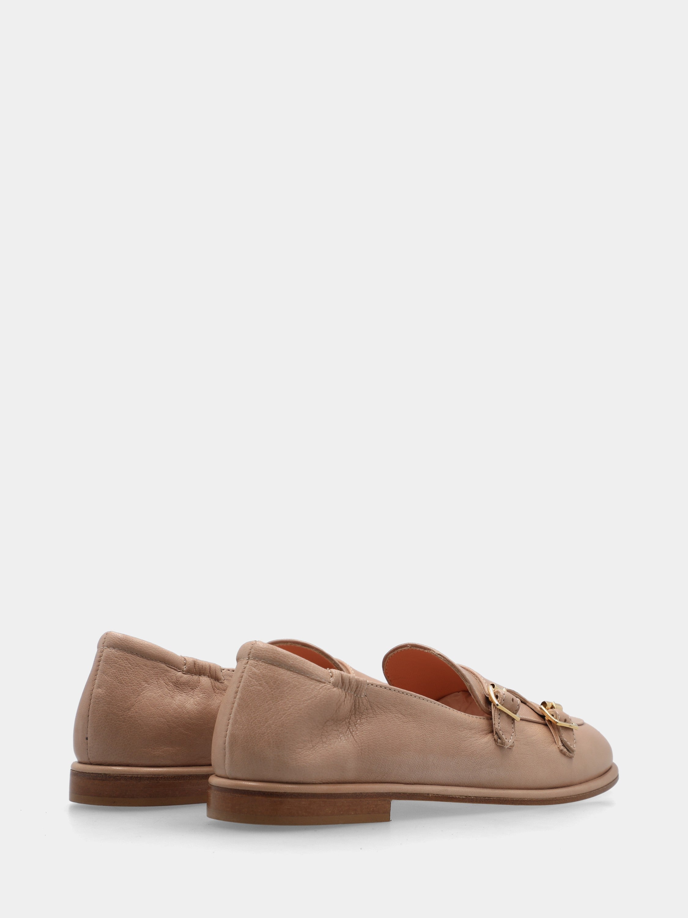 Mocassin en nappa beige avec construction sacchetto et boucles