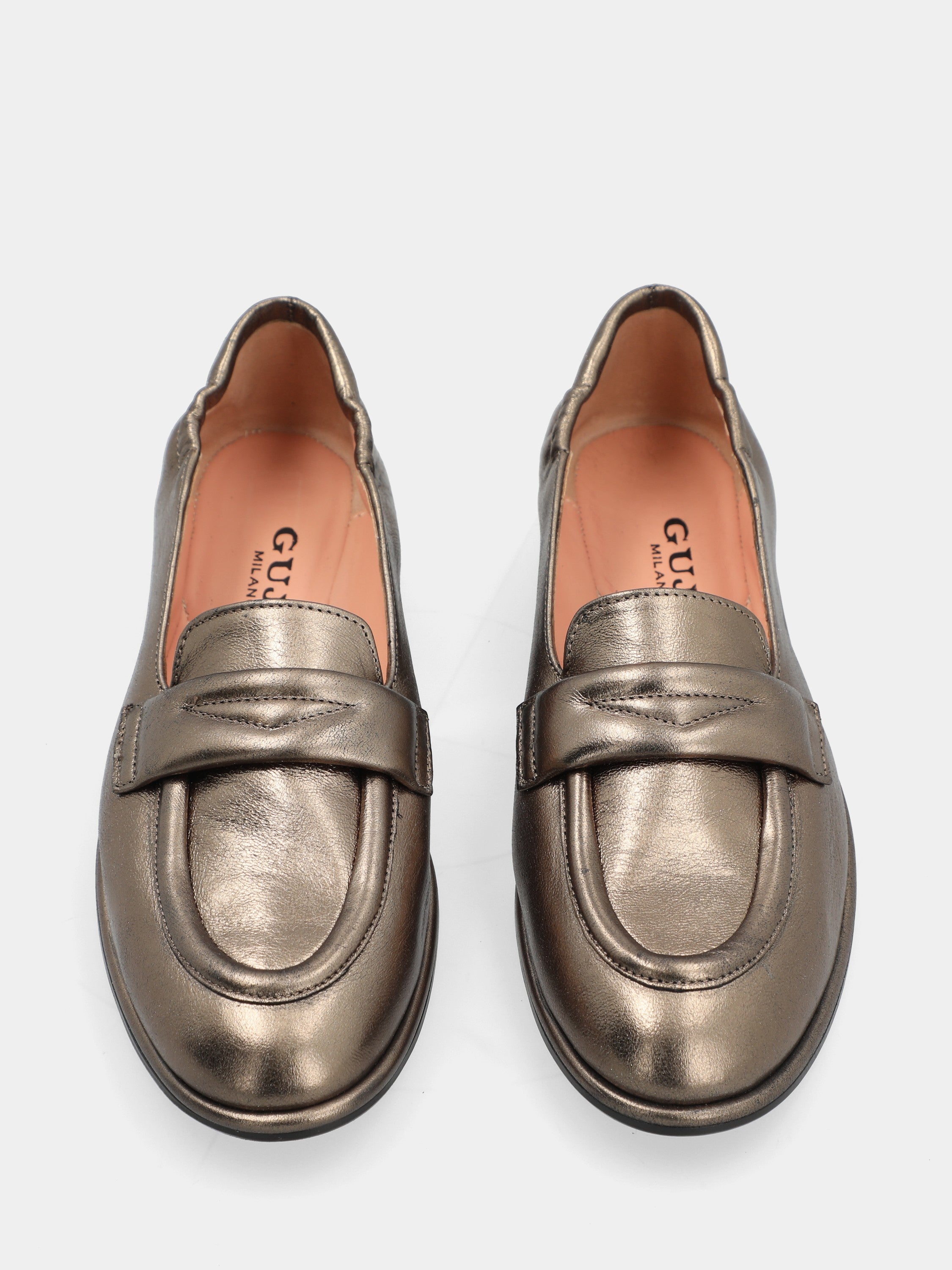 Mocassino in laminato bronzo con cucitura a sacchetto