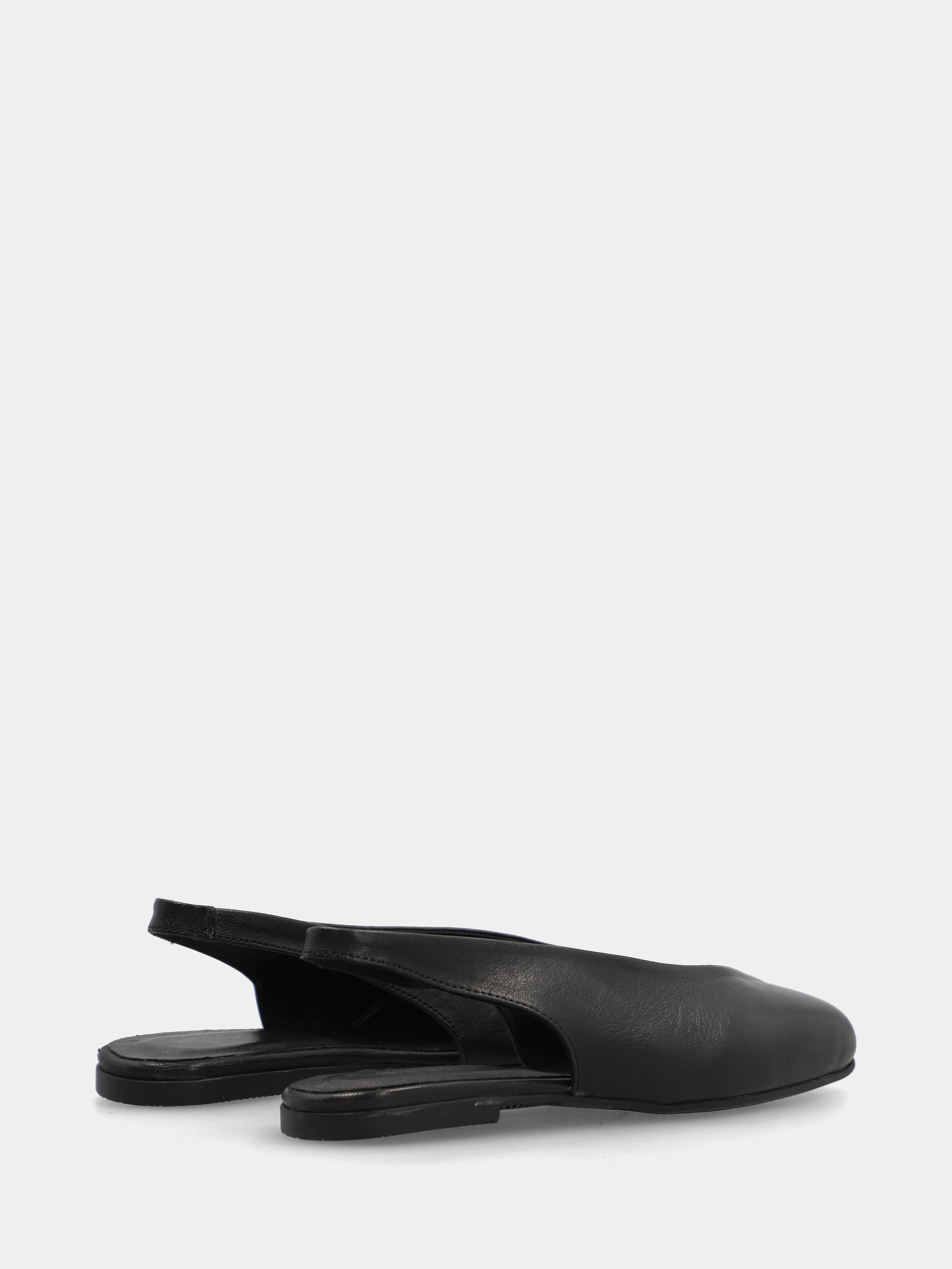 Black calfskin slingback with rounded square toe