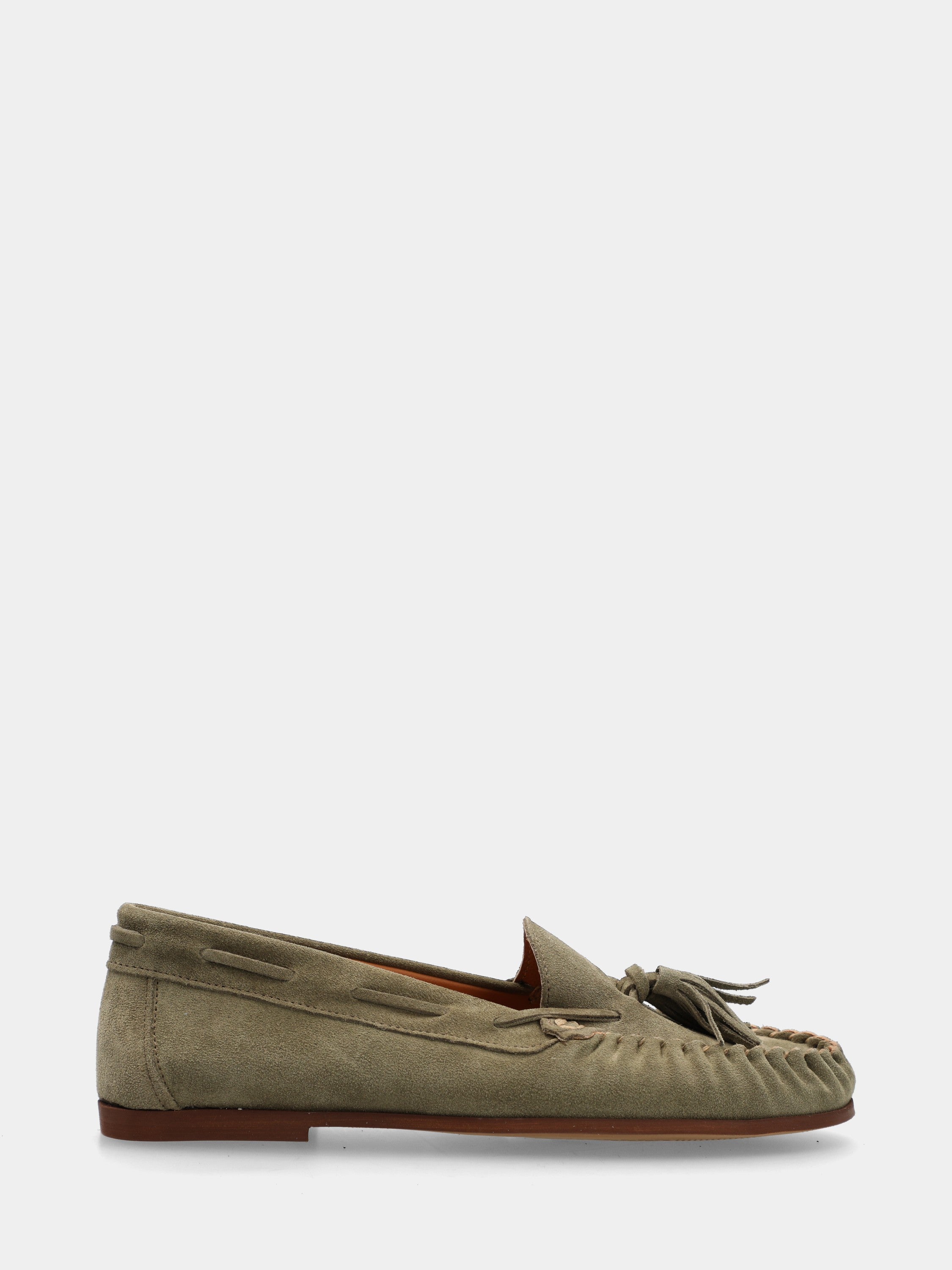 Mocassin en velours couleur sauge avec pompons et bout rond