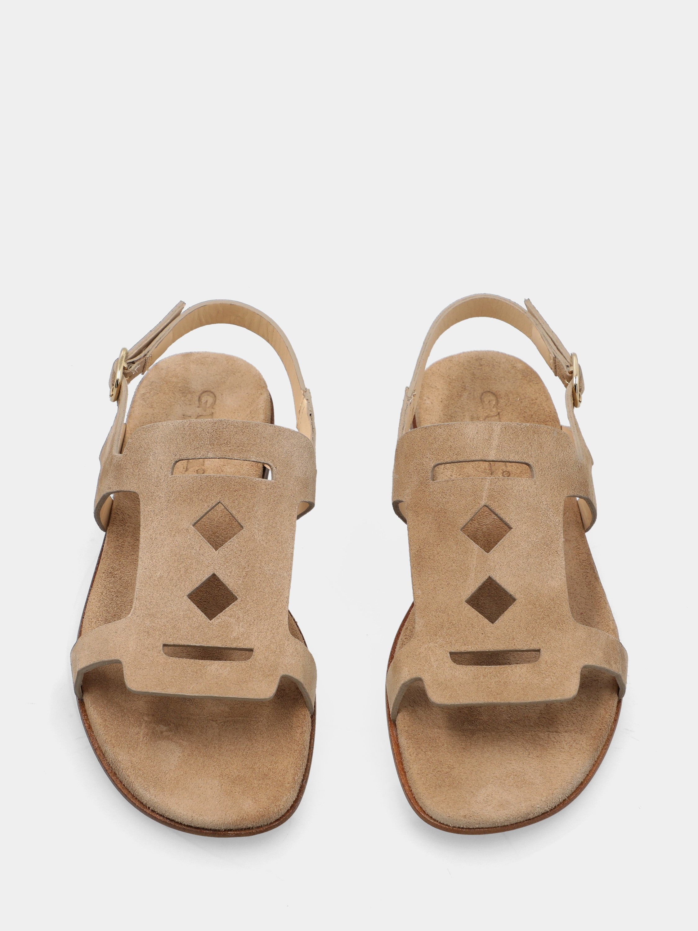 Sandalo in camoscio beige con aperture geometriche