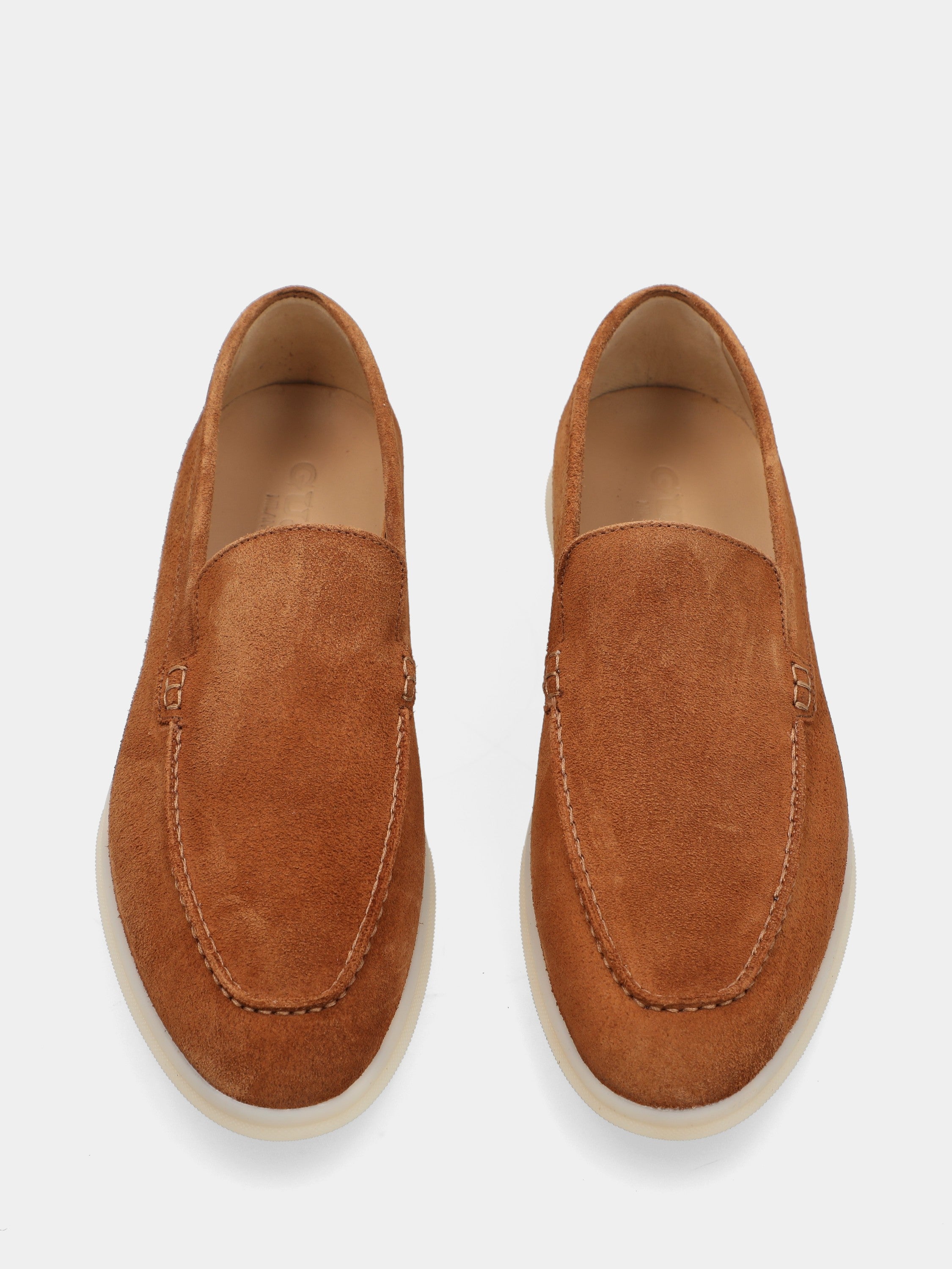 Leather-colored suede moccasin with box sole