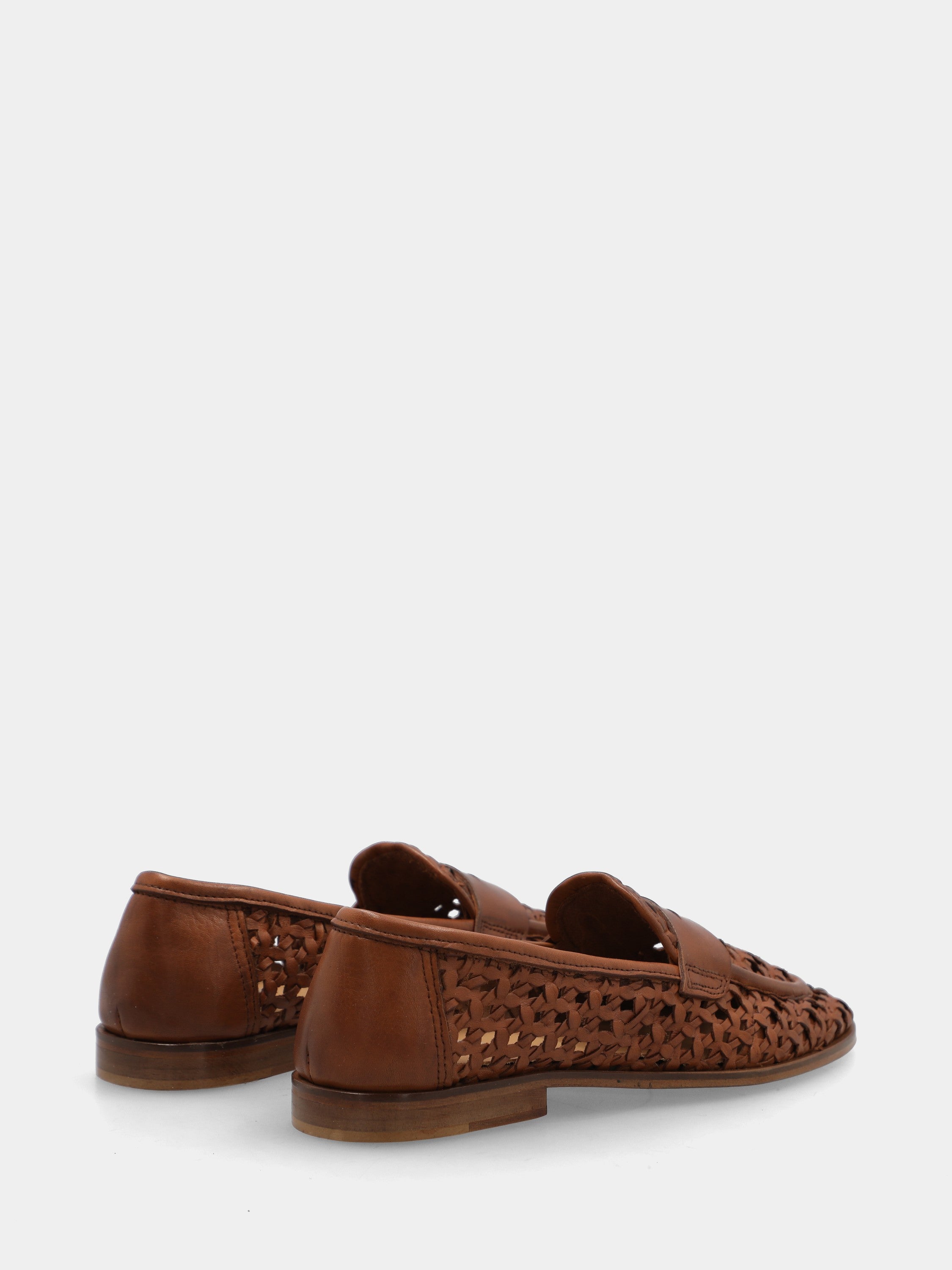 Mocassin en veau couleur cuir tressé et bout rond