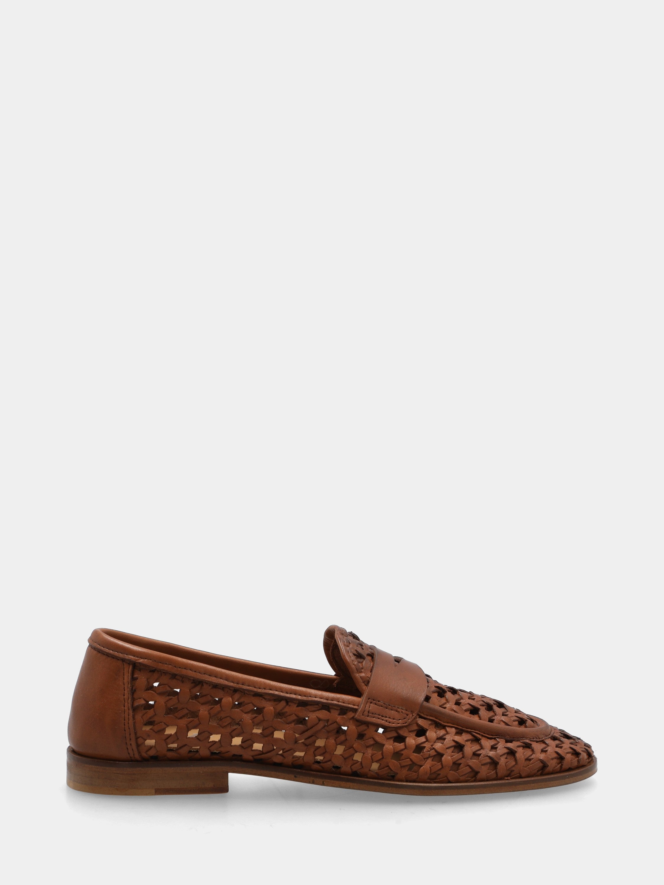 Mocassin en veau couleur cuir tressé et bout rond