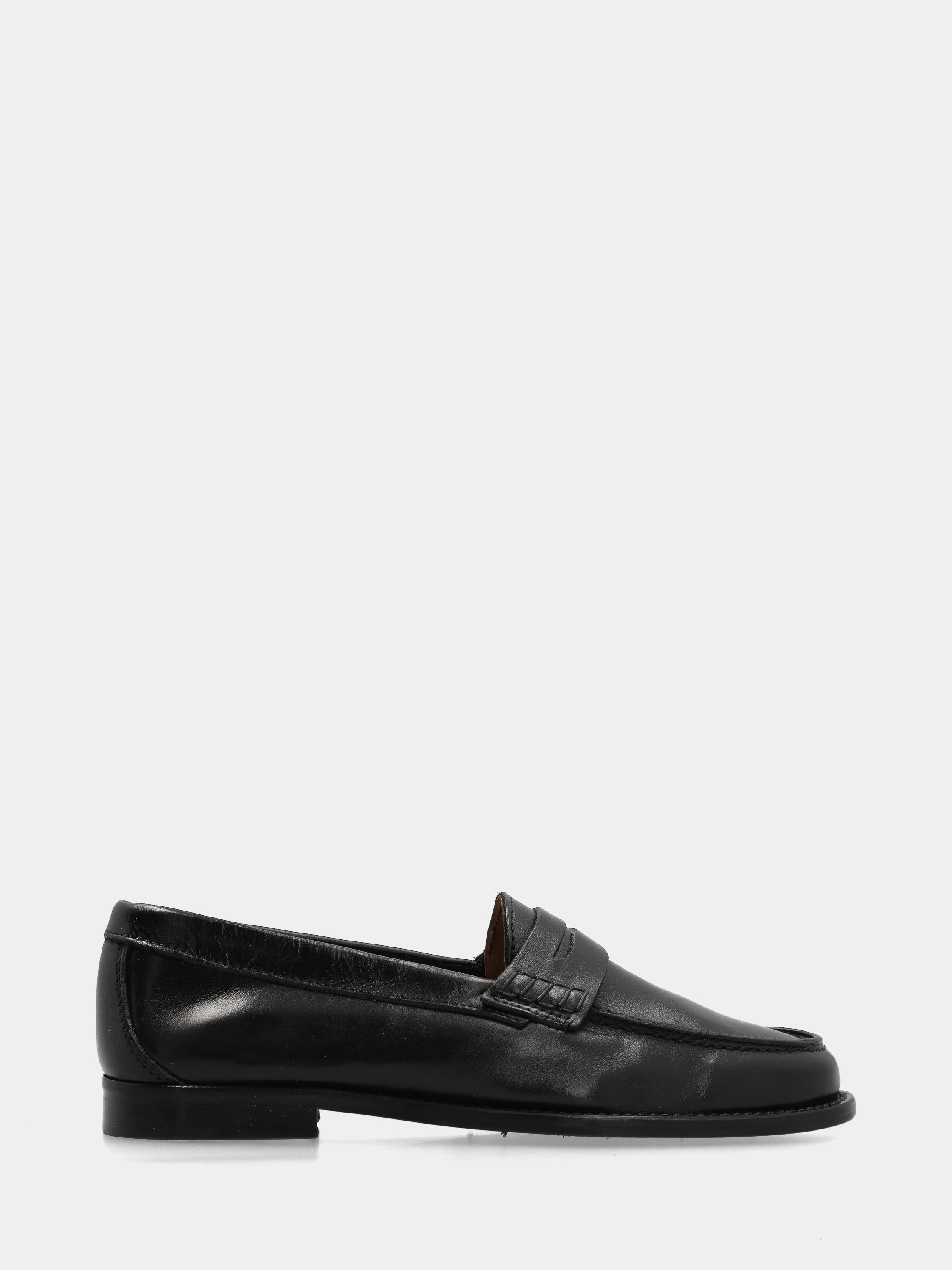 Mocassin college en cuir de veau poncé noir avec bout rond