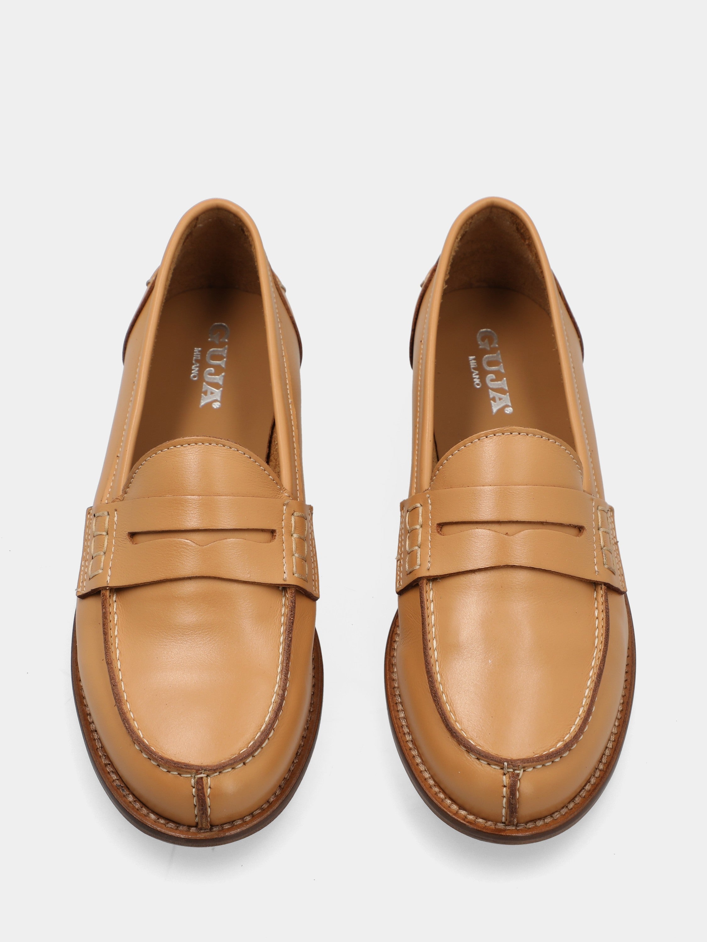 College moccasin in buffed calf leather caramel