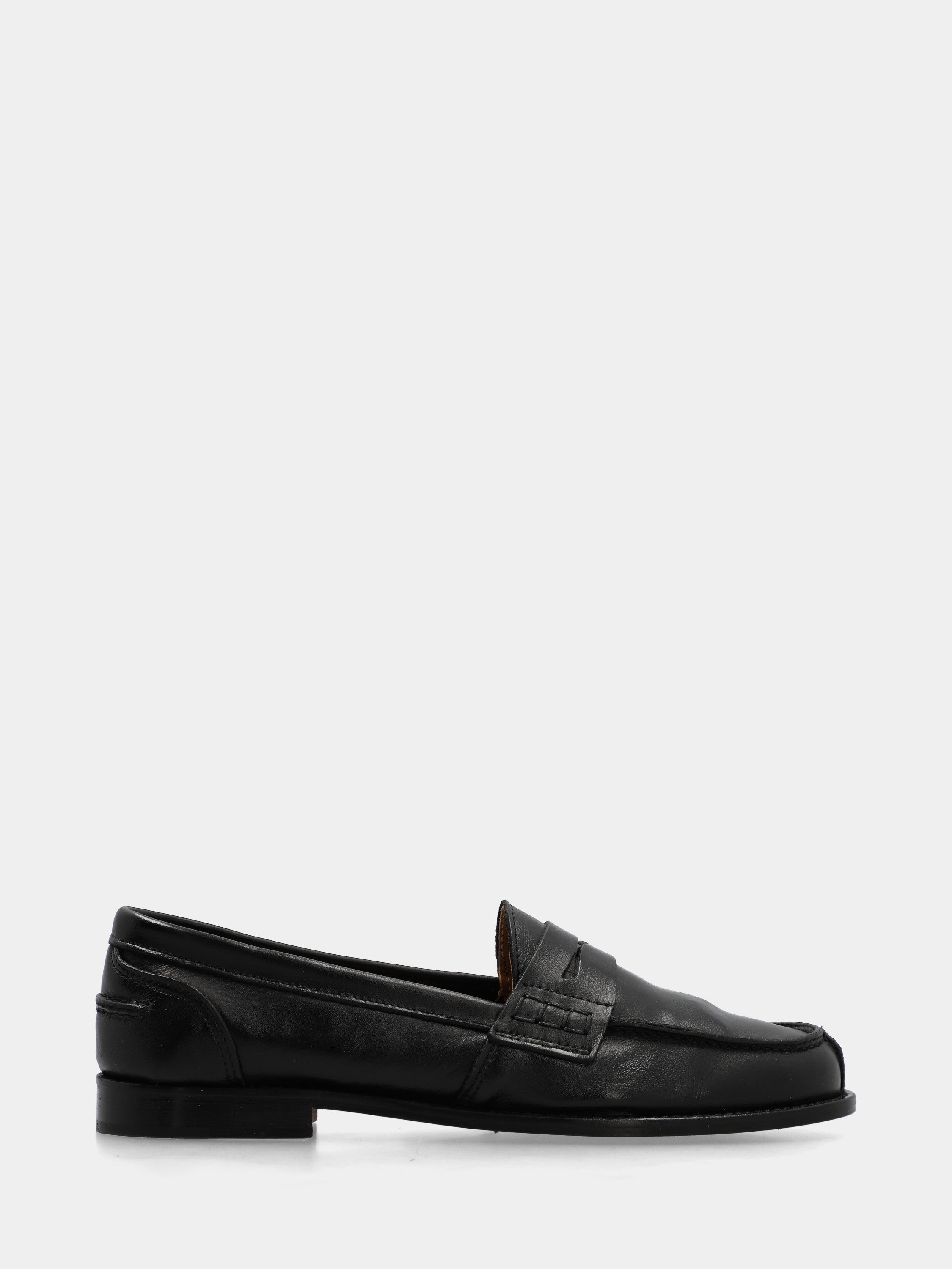 College moccasin in black buffed calf leather