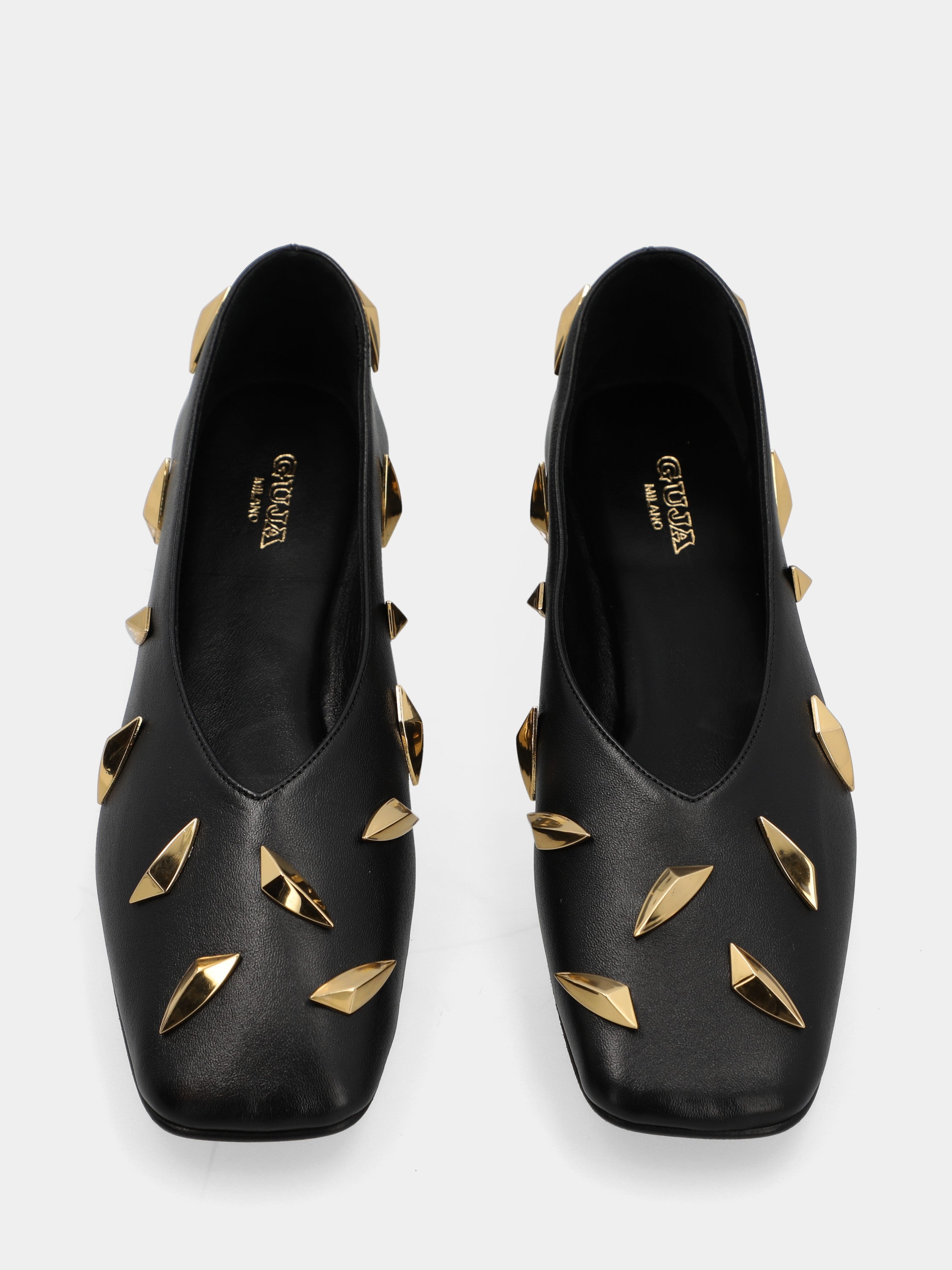 Ballerina in nappa nera con borchie a schegge e punta quadrata