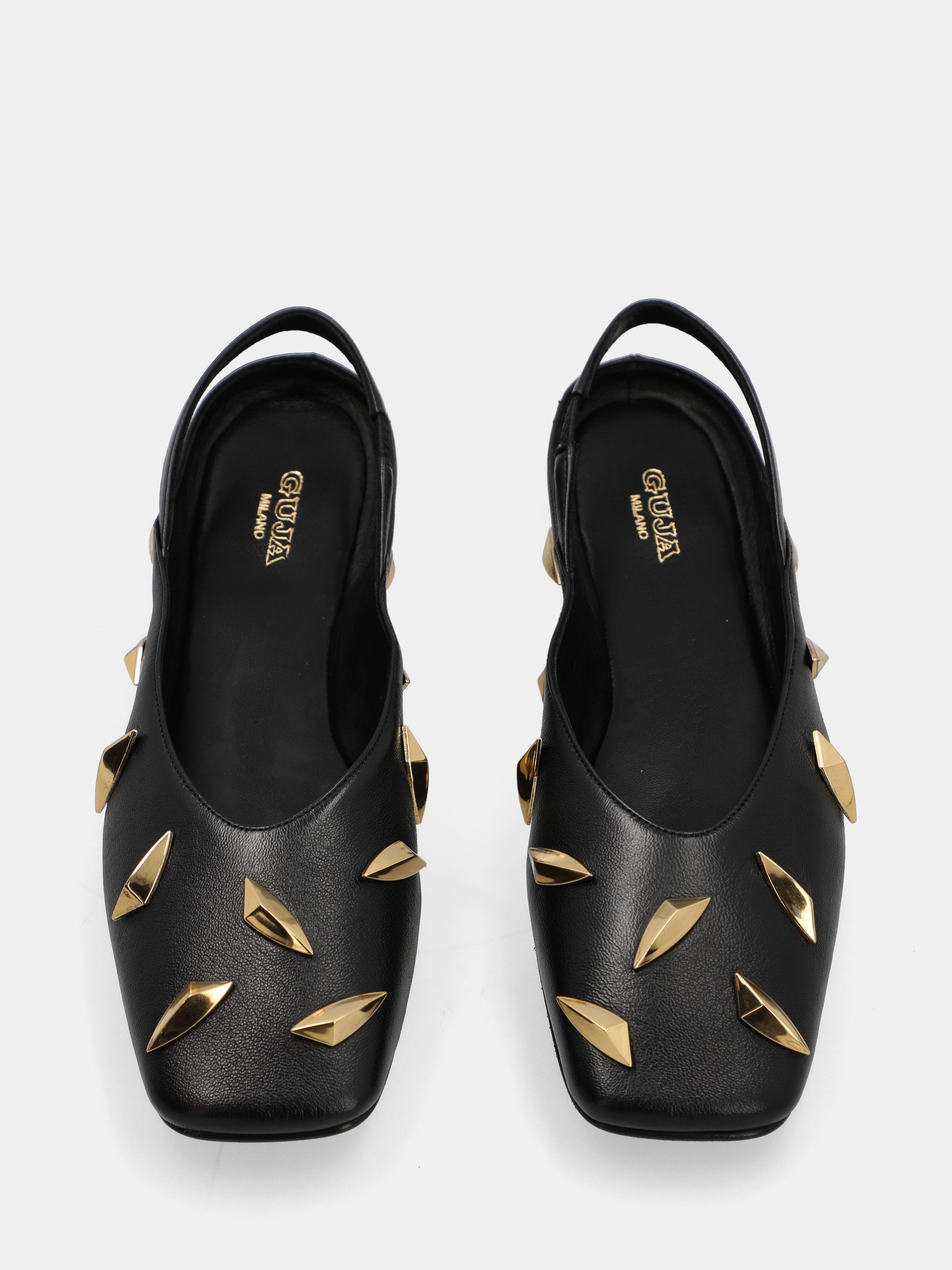 Sabot in nappa nera con borchie e cinturino al tallone