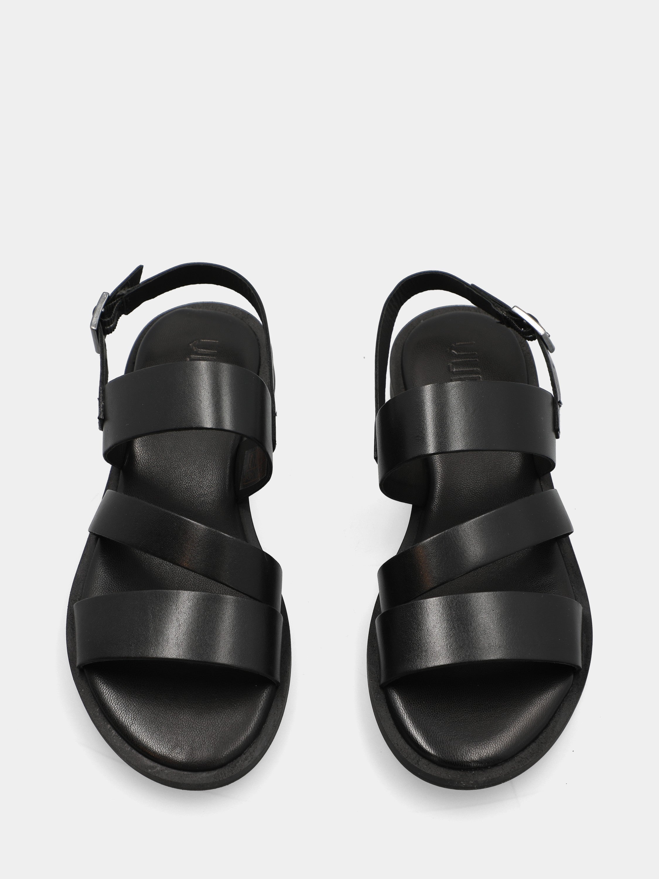 Sandalo in nappa nera con tre fascette