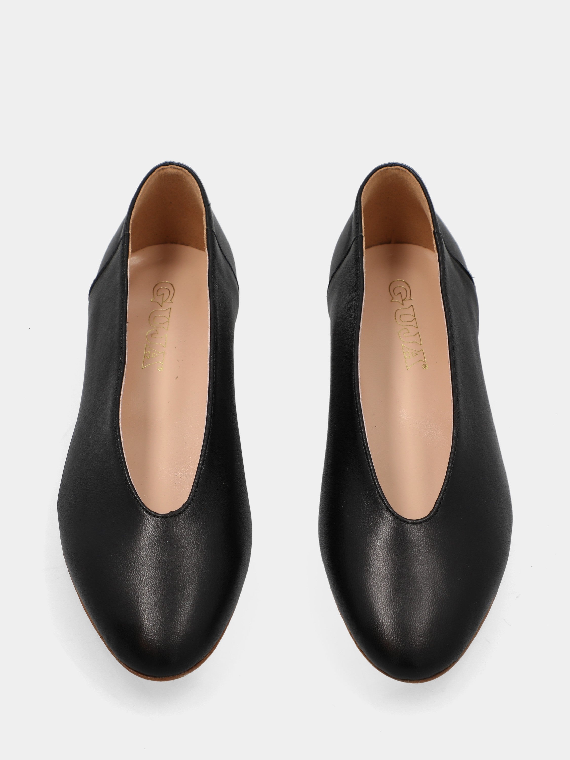 Ballerina in nappa nera con scollo a uovo