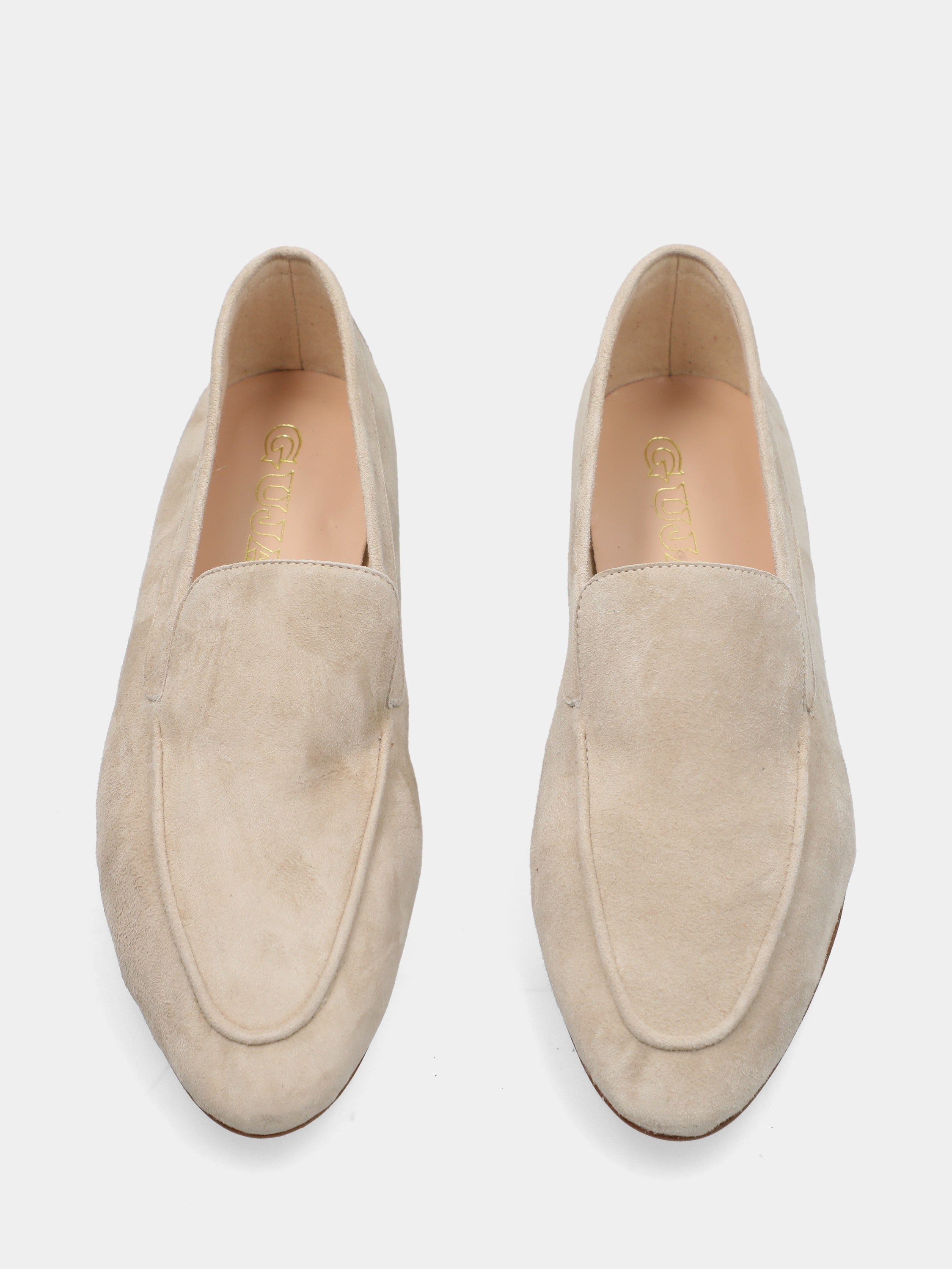 Mocassino in camoscio beige con bordino a vaschetta