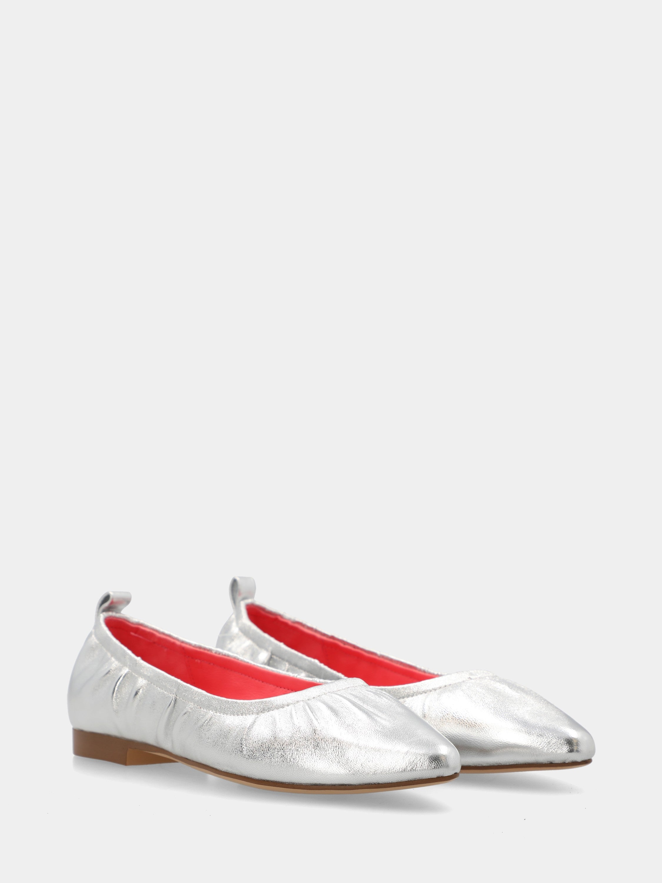 Silver laminated sacchetto-constructed ballet flat with pointed toe