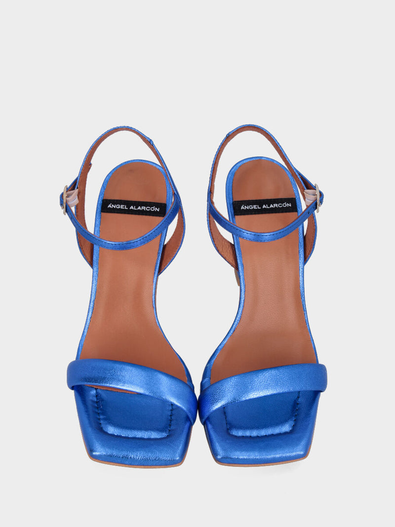 Sandalo laminato blu con fascetta