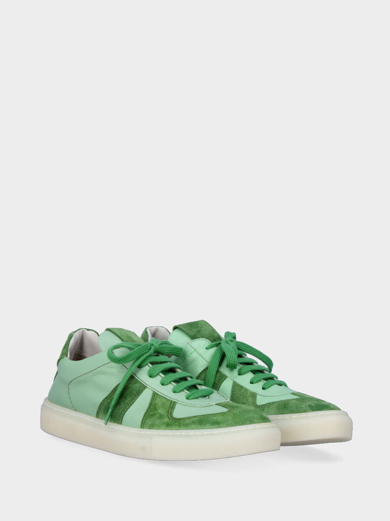 Sneaker verde menta in pelle con inserti in camoscio